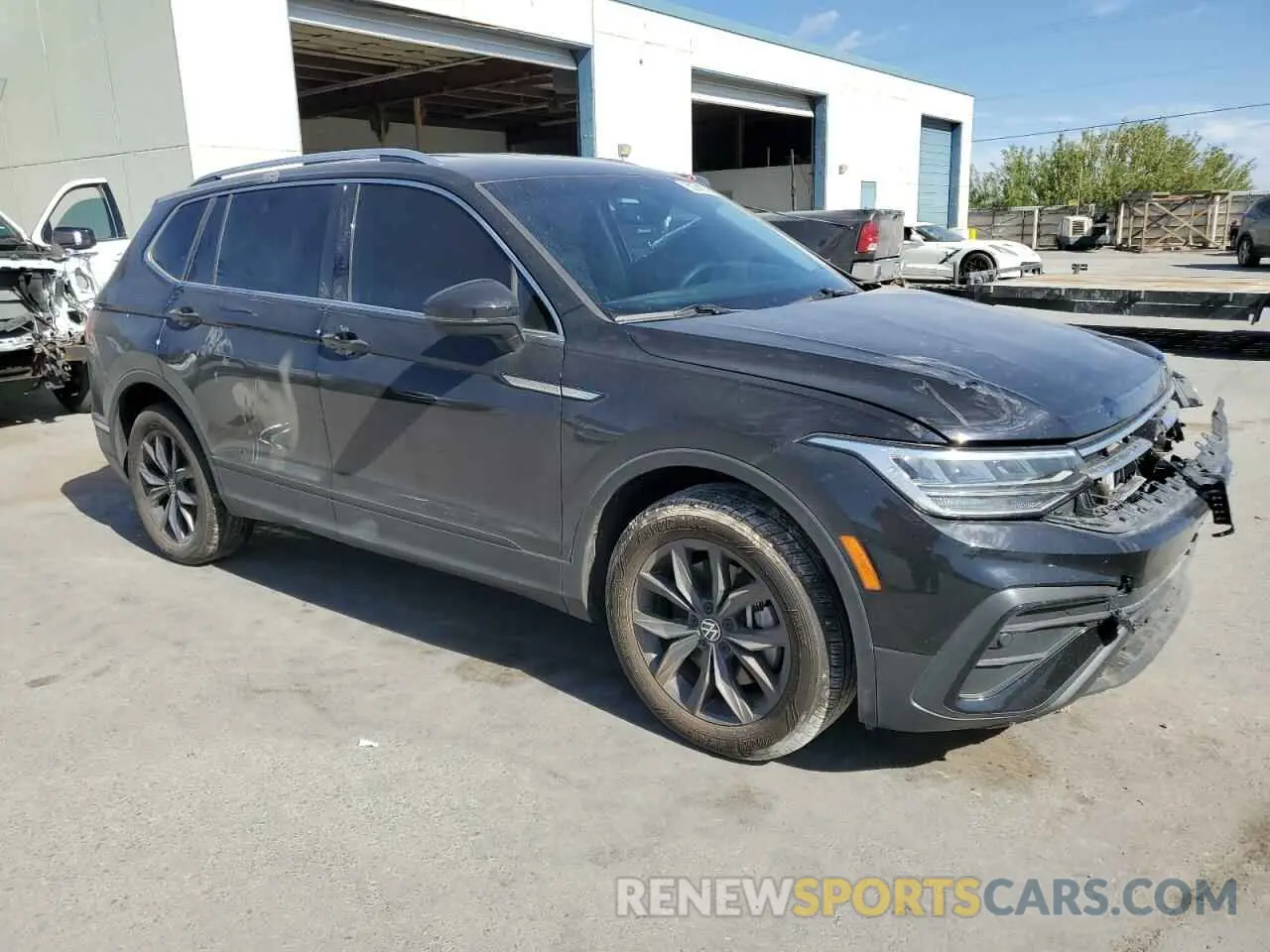 4 Photograph of a damaged car 3VV3B7AX4PM087969 VOLKSWAGEN TIGUAN 2023