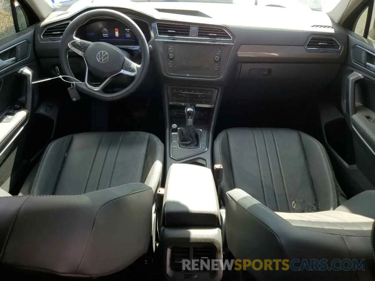 8 Photograph of a damaged car 3VV3B7AX4PM087969 VOLKSWAGEN TIGUAN 2023