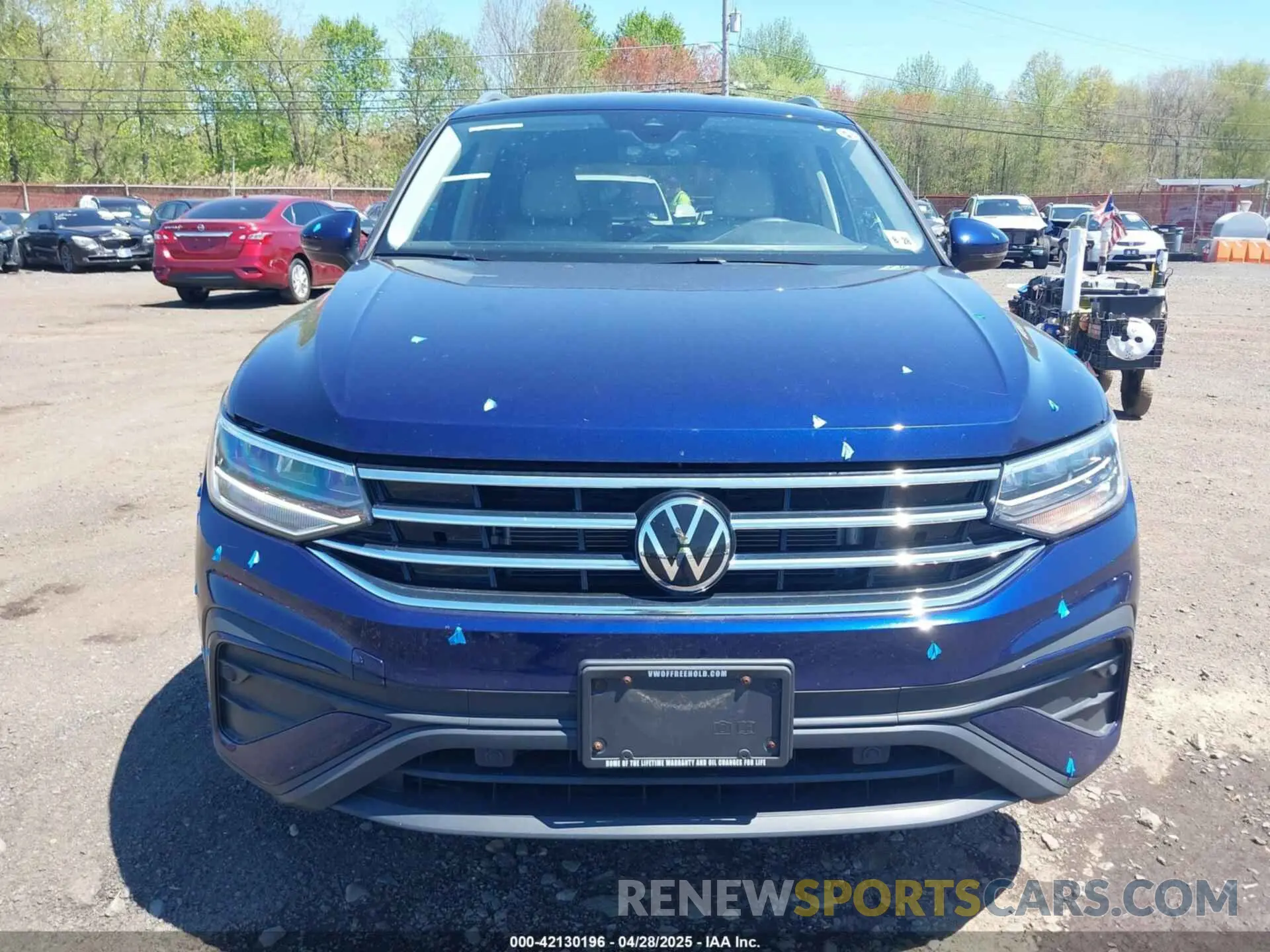 12 Photograph of a damaged car 3VV3B7AX4PM117343 VOLKSWAGEN TIGUAN 2023