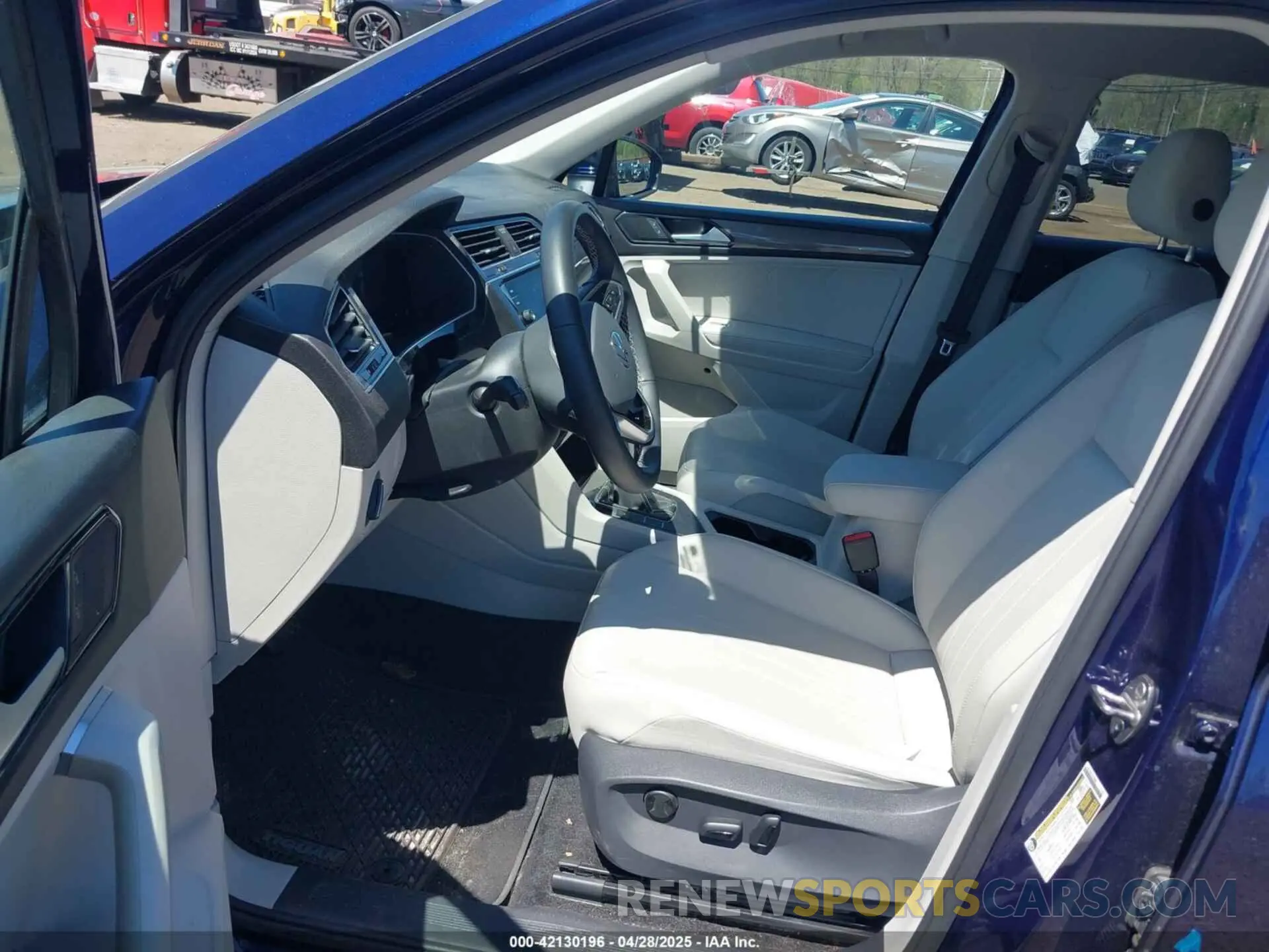 5 Photograph of a damaged car 3VV3B7AX4PM117343 VOLKSWAGEN TIGUAN 2023