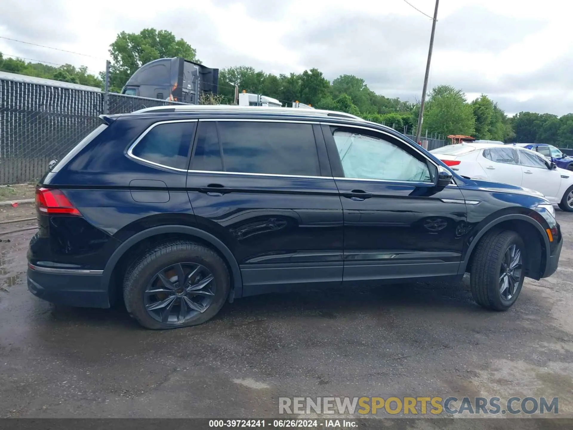 14 Photograph of a damaged car 3VV3B7AX4PM136264 VOLKSWAGEN TIGUAN 2023