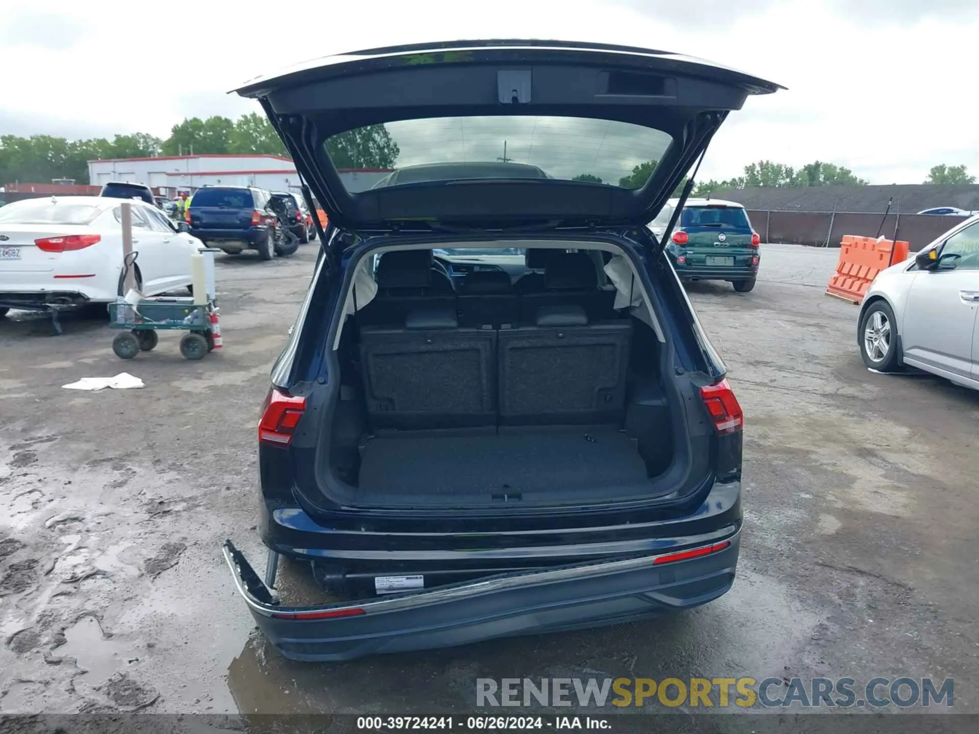 19 Photograph of a damaged car 3VV3B7AX4PM136264 VOLKSWAGEN TIGUAN 2023