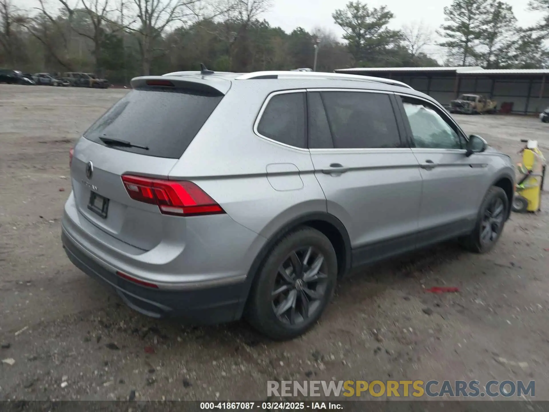 4 Photograph of a damaged car 3VV3B7AX6PM032195 VOLKSWAGEN TIGUAN 2023
