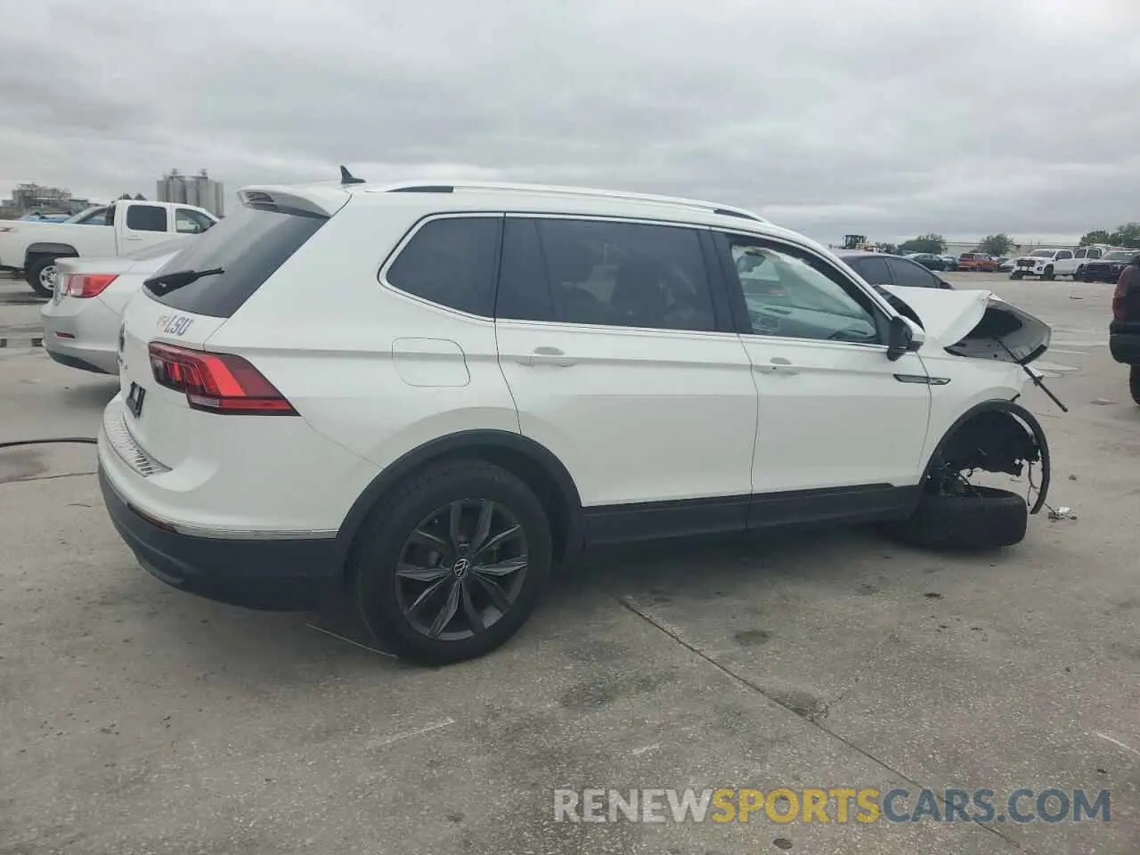 3 Photograph of a damaged car 3VV3B7AX7PM117286 VOLKSWAGEN TIGUAN 2023