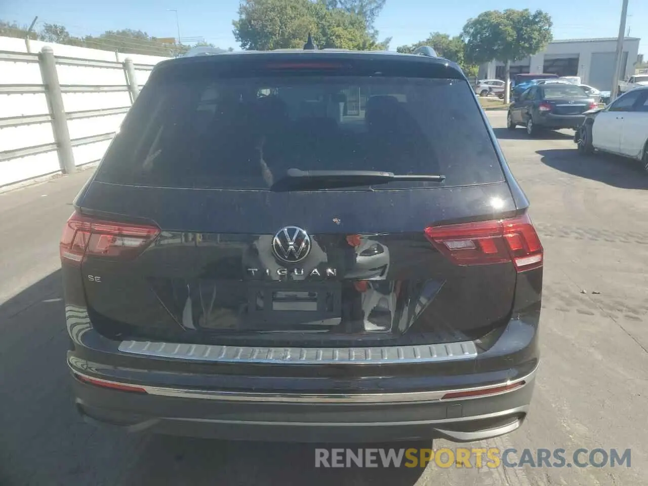 6 Photograph of a damaged car 3VV3B7AX9PM125664 VOLKSWAGEN TIGUAN 2023