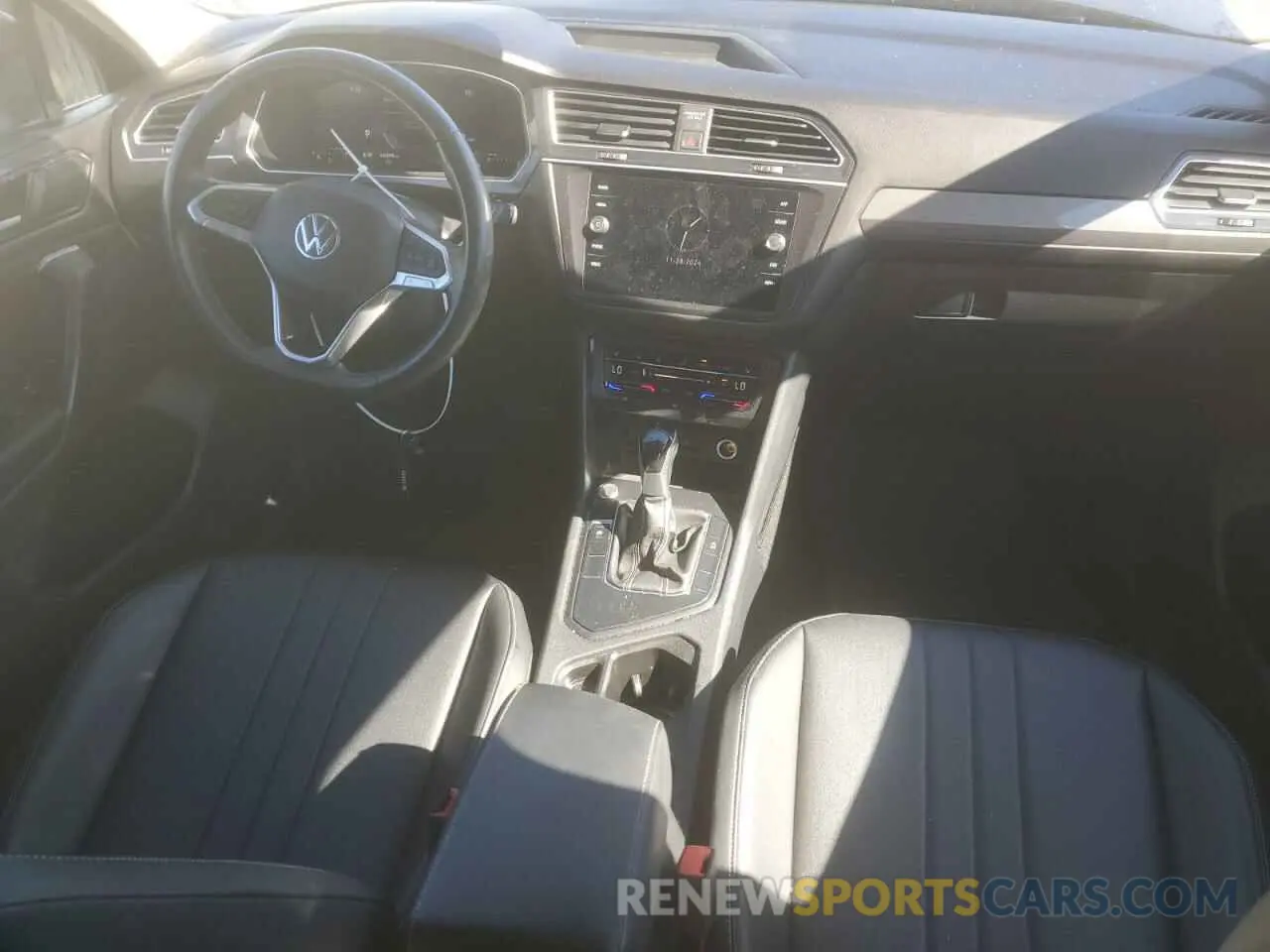 8 Photograph of a damaged car 3VV3B7AX9PM125664 VOLKSWAGEN TIGUAN 2023