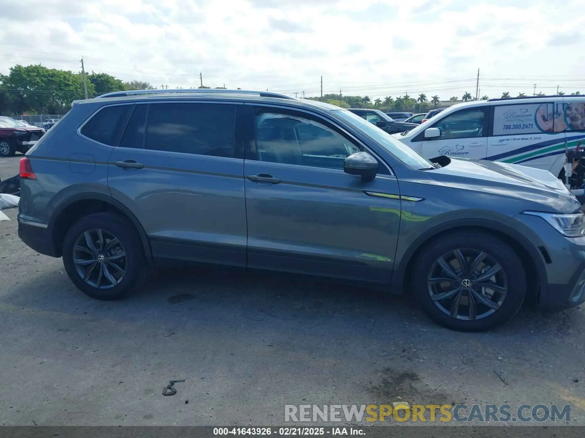 12 Photograph of a damaged car 3VV3B7AXXPM056659 VOLKSWAGEN TIGUAN 2023