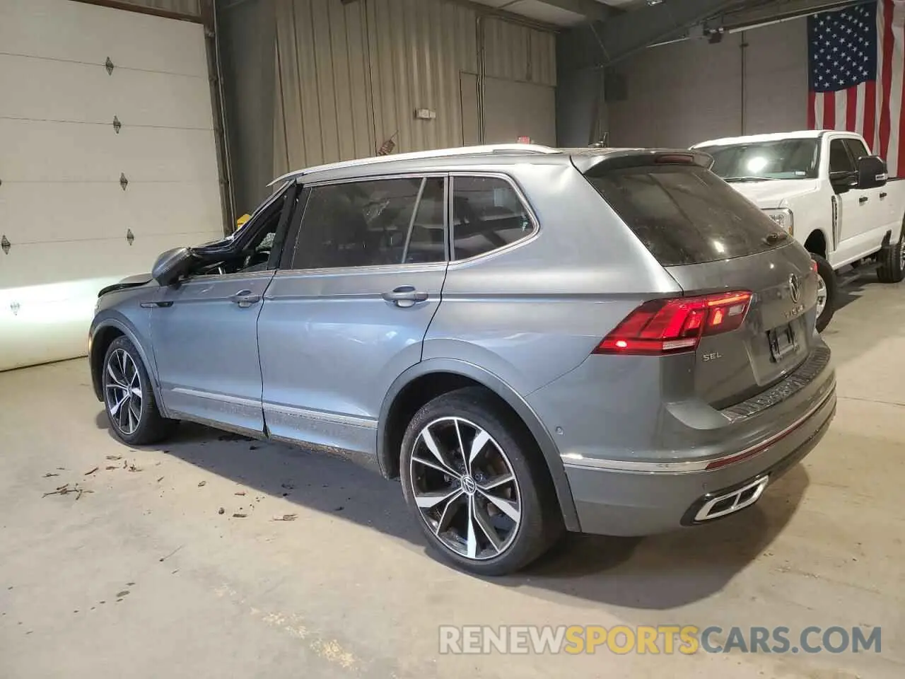 2 Photograph of a damaged car 3VV4B7AX3PM072402 VOLKSWAGEN TIGUAN 2023