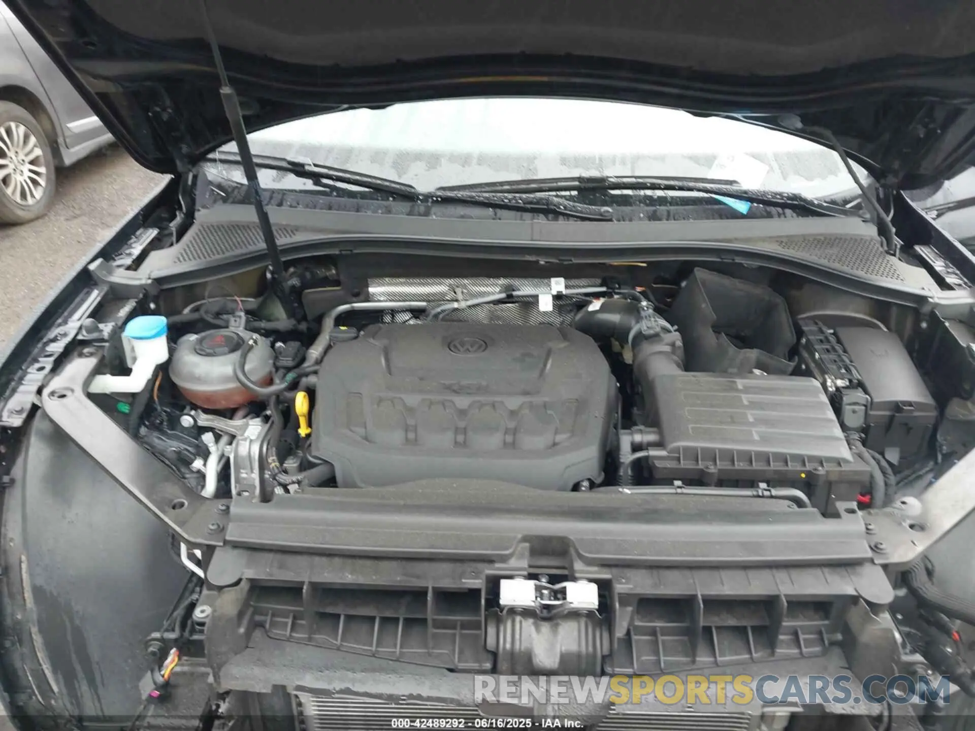 10 Photograph of a damaged car 3VV4B7AX5PM120501 VOLKSWAGEN TIGUAN 2023