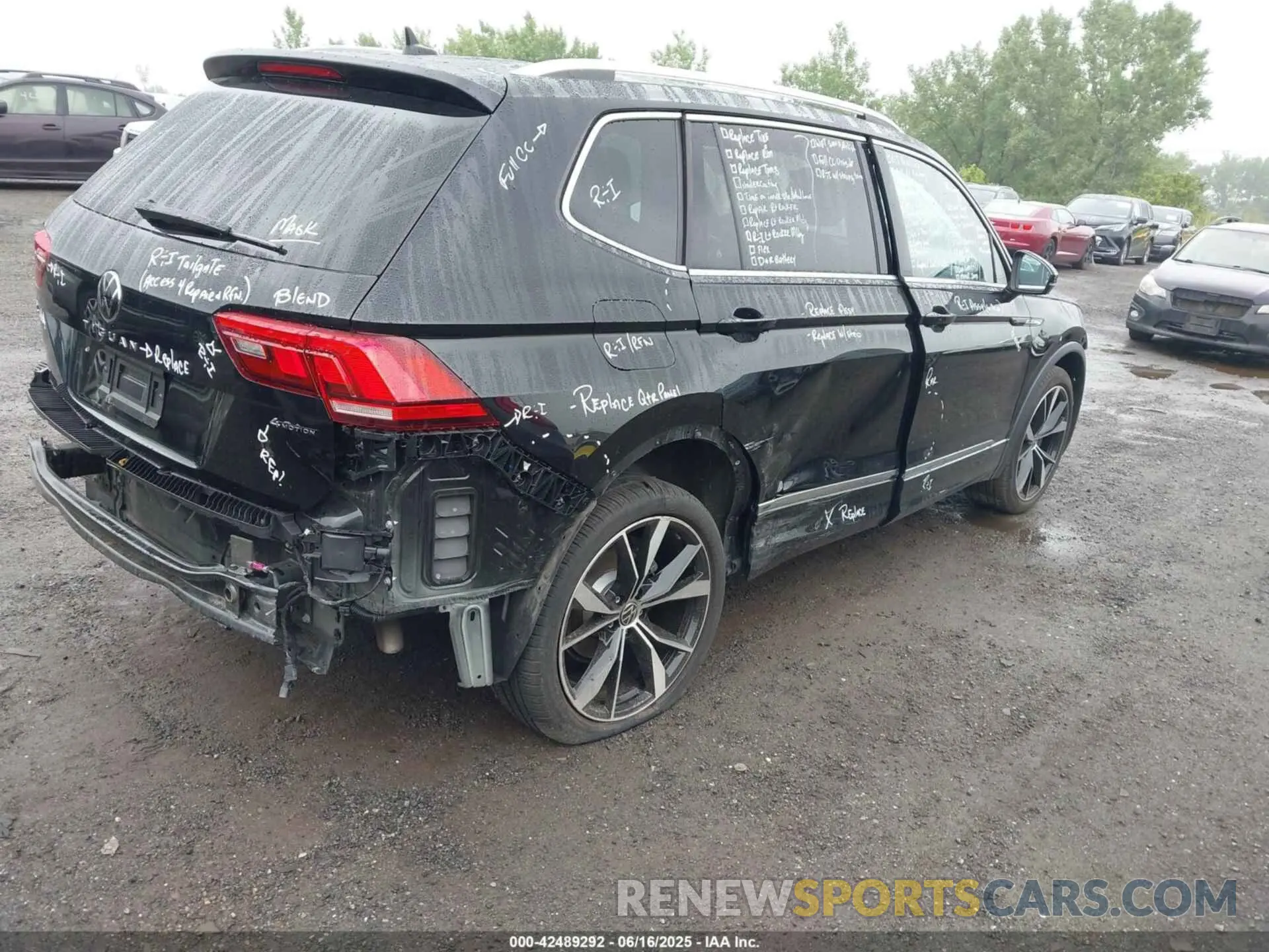 4 Photograph of a damaged car 3VV4B7AX5PM120501 VOLKSWAGEN TIGUAN 2023