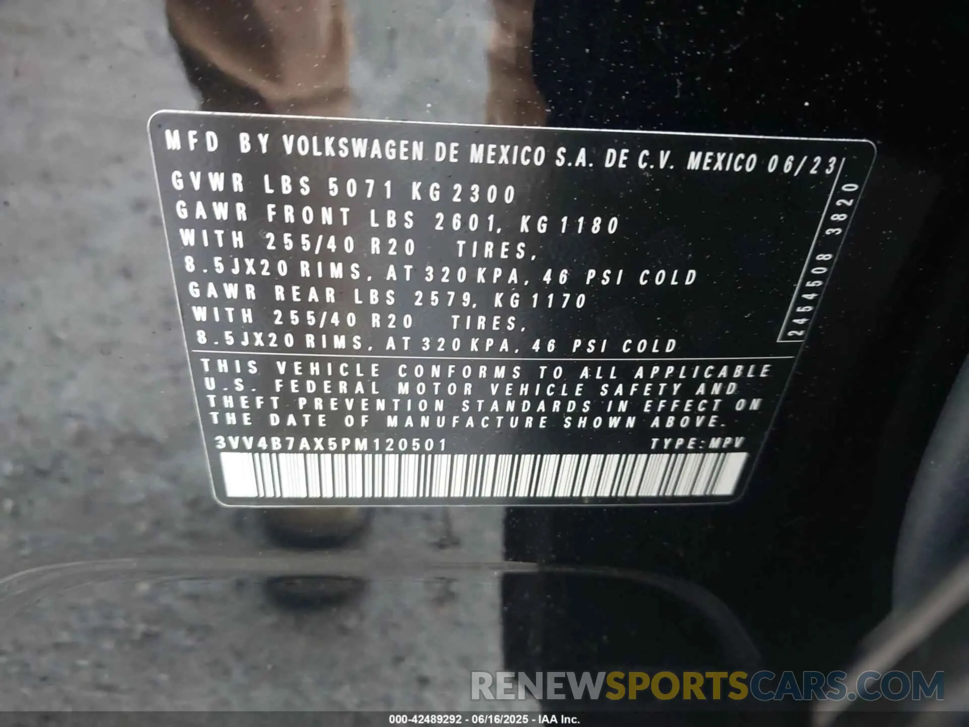 9 Photograph of a damaged car 3VV4B7AX5PM120501 VOLKSWAGEN TIGUAN 2023