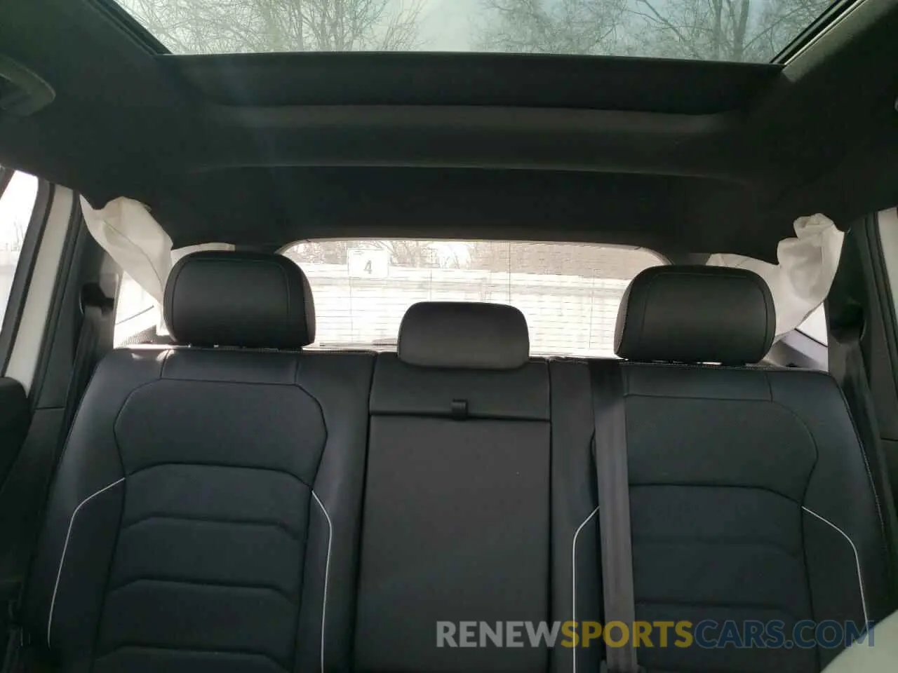 10 Photograph of a damaged car 3VV4B7AX6PM063757 VOLKSWAGEN TIGUAN 2023