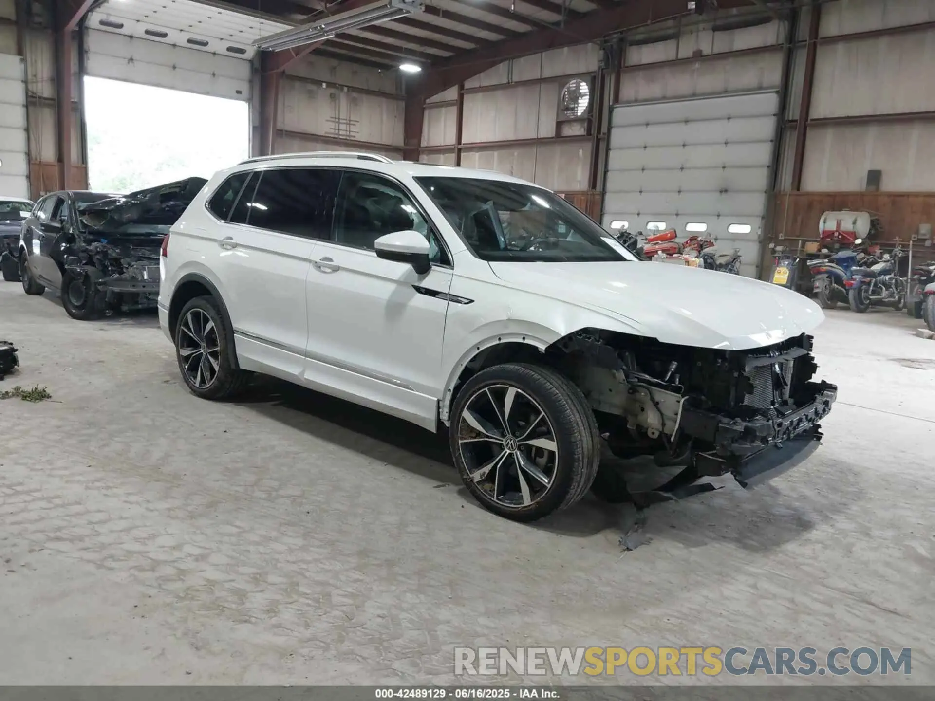 1 Photograph of a damaged car 3VV4B7AX8PM122002 VOLKSWAGEN TIGUAN 2023