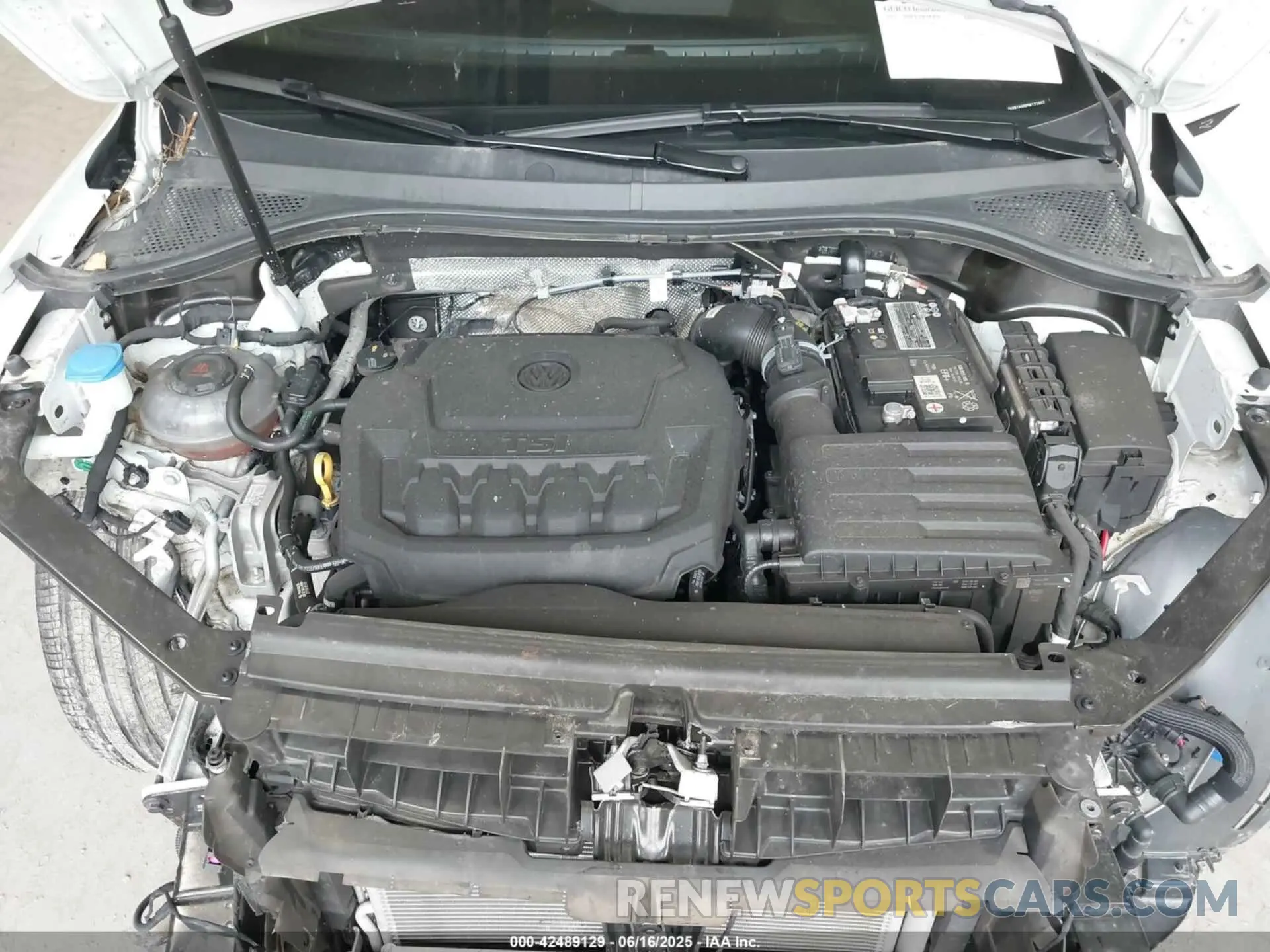 10 Photograph of a damaged car 3VV4B7AX8PM122002 VOLKSWAGEN TIGUAN 2023