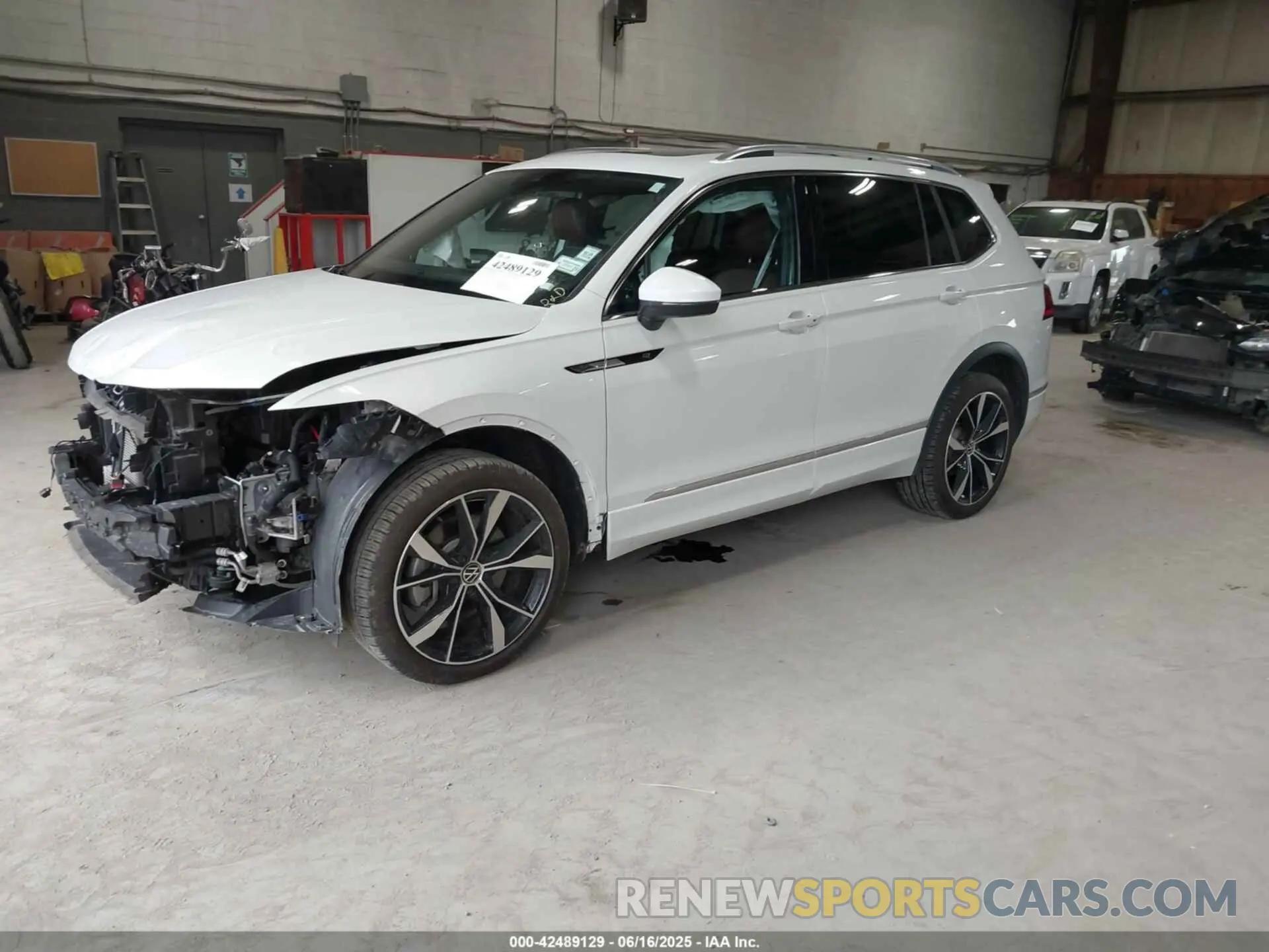 2 Photograph of a damaged car 3VV4B7AX8PM122002 VOLKSWAGEN TIGUAN 2023