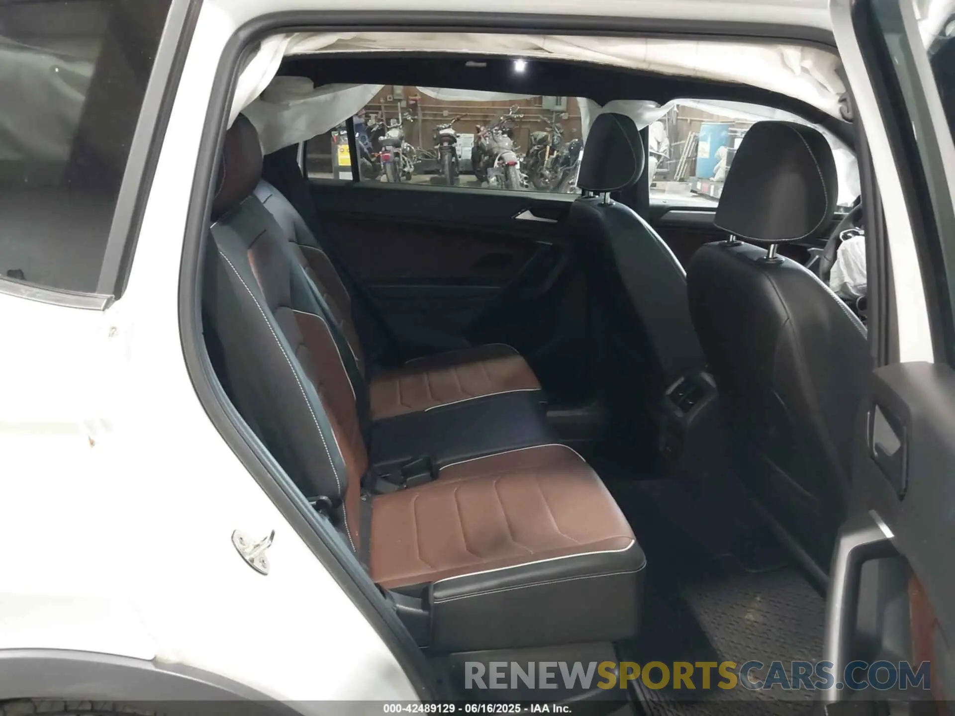 8 Photograph of a damaged car 3VV4B7AX8PM122002 VOLKSWAGEN TIGUAN 2023