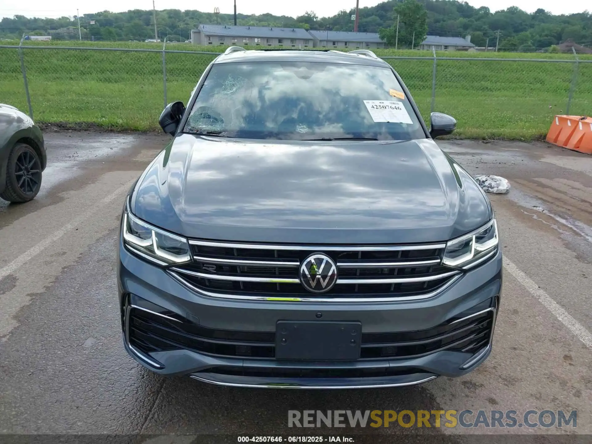 12 Photograph of a damaged car 3VV4B7AXXPM094963 VOLKSWAGEN TIGUAN 2023
