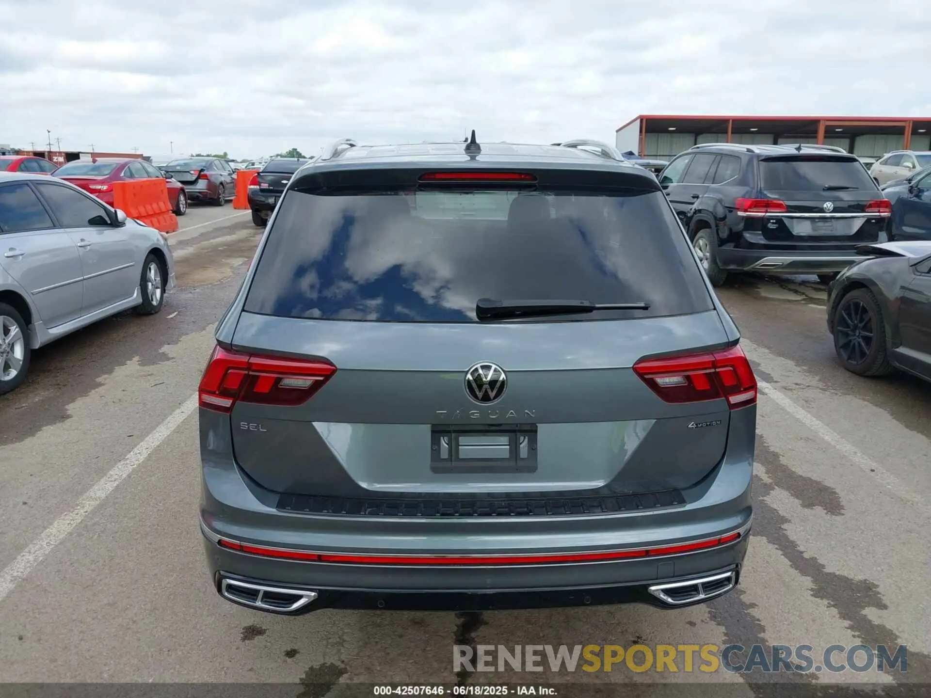 16 Photograph of a damaged car 3VV4B7AXXPM094963 VOLKSWAGEN TIGUAN 2023