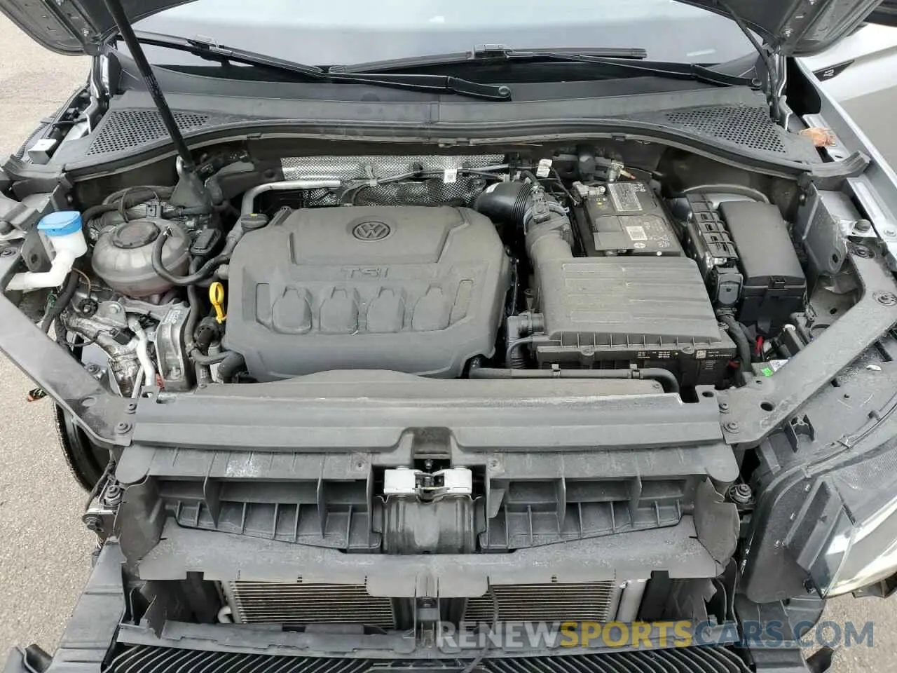 12 Photograph of a damaged car 3VV8B7AX1PM023703 VOLKSWAGEN TIGUAN 2023