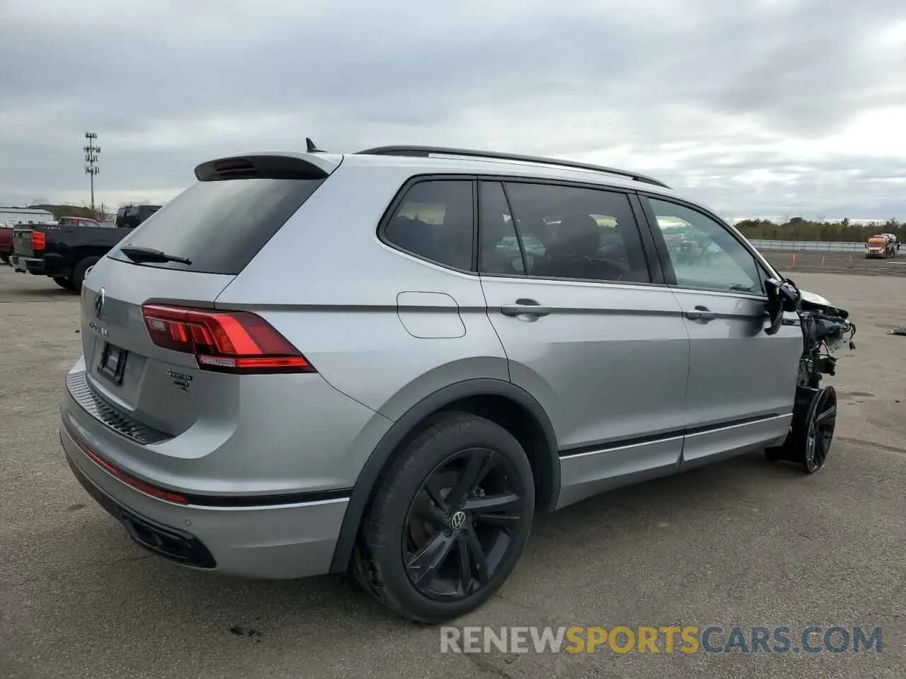3 Photograph of a damaged car 3VV8B7AX1PM023703 VOLKSWAGEN TIGUAN 2023