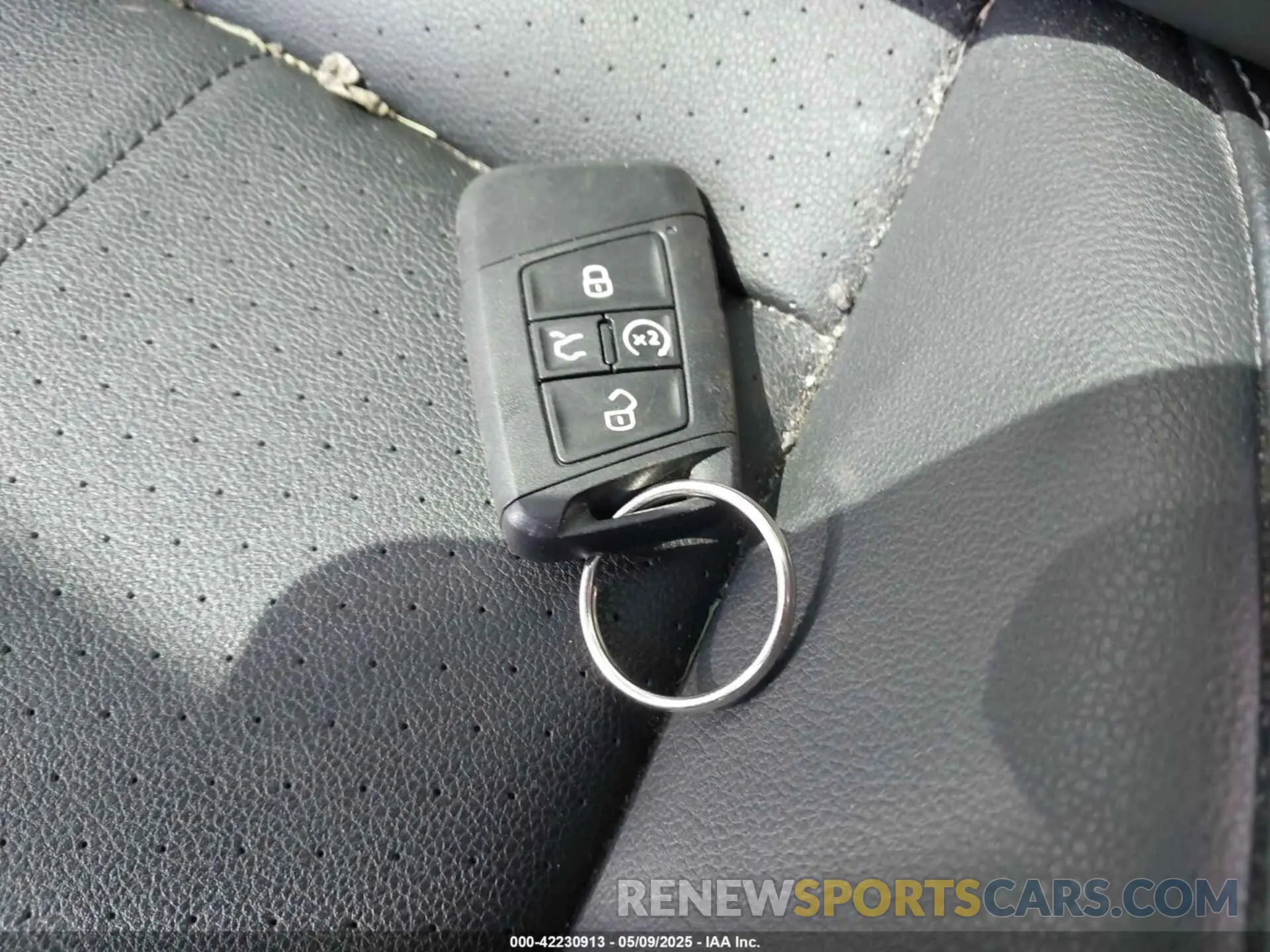 11 Photograph of a damaged car 3VV8B7AX1PM031316 VOLKSWAGEN TIGUAN 2023