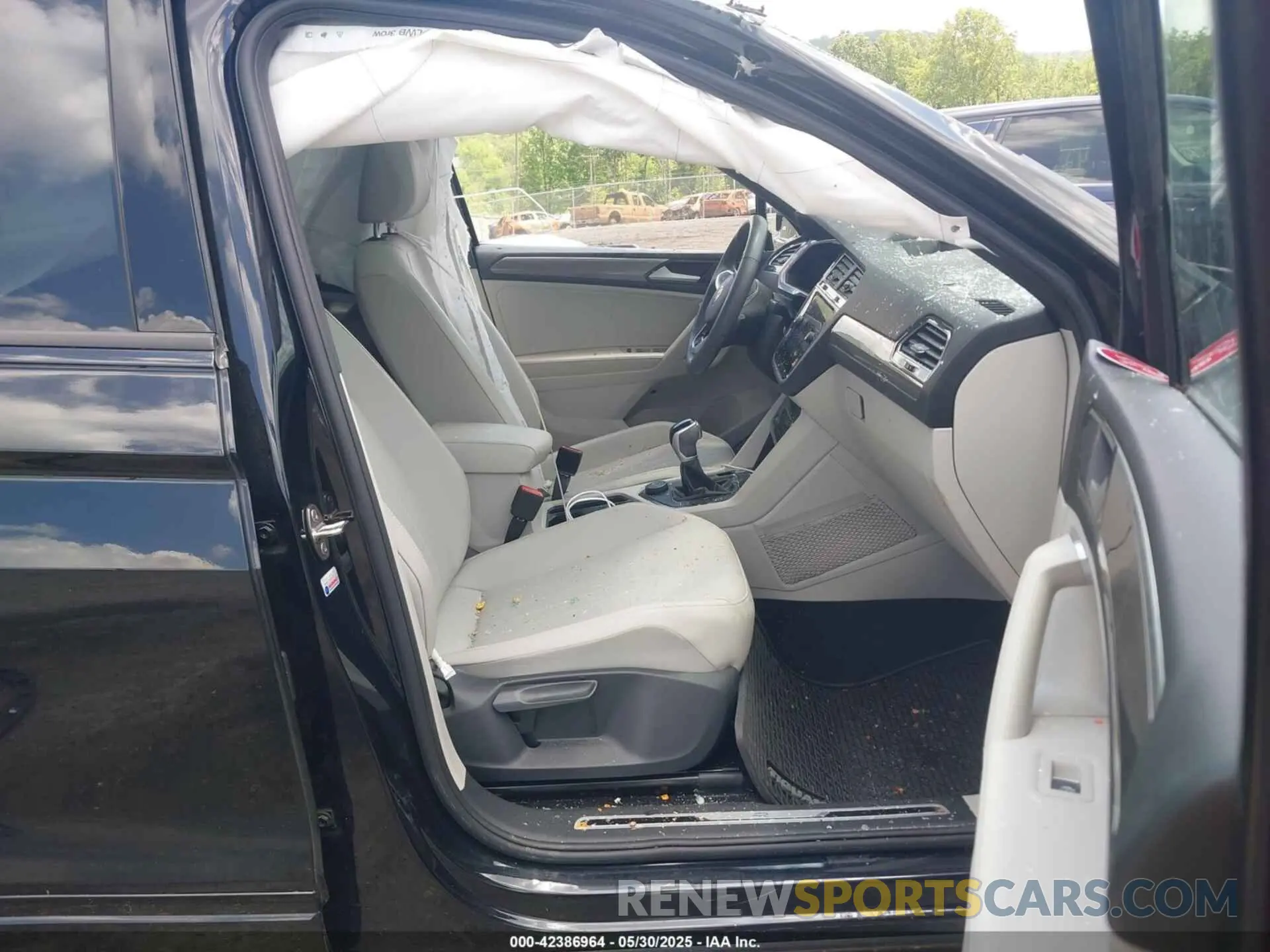 5 Photograph of a damaged car 3VV8B7AX2PM070934 VOLKSWAGEN TIGUAN 2023