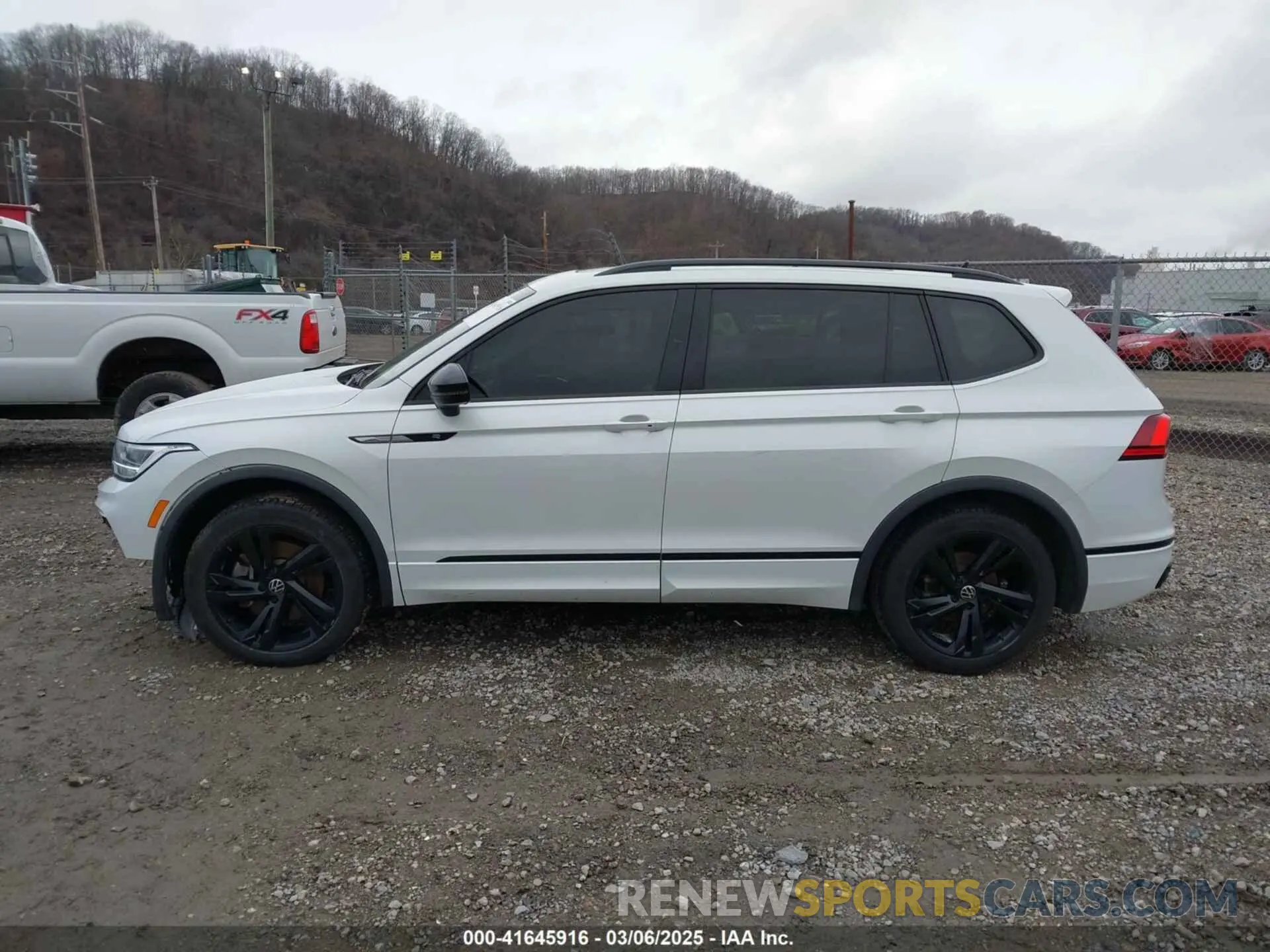 15 Photograph of a damaged car 3VV8B7AX3PM073289 VOLKSWAGEN TIGUAN 2023