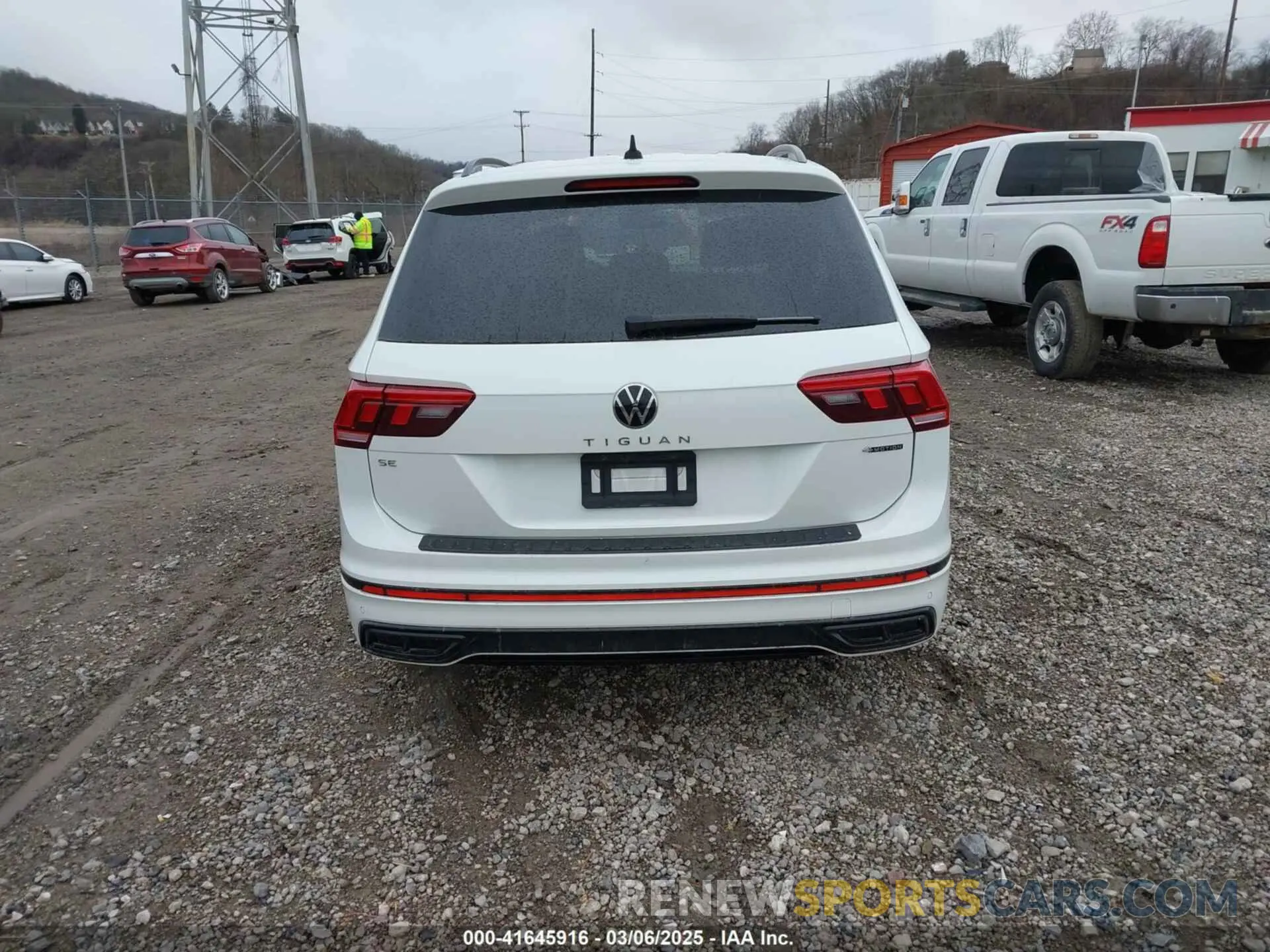 17 Photograph of a damaged car 3VV8B7AX3PM073289 VOLKSWAGEN TIGUAN 2023