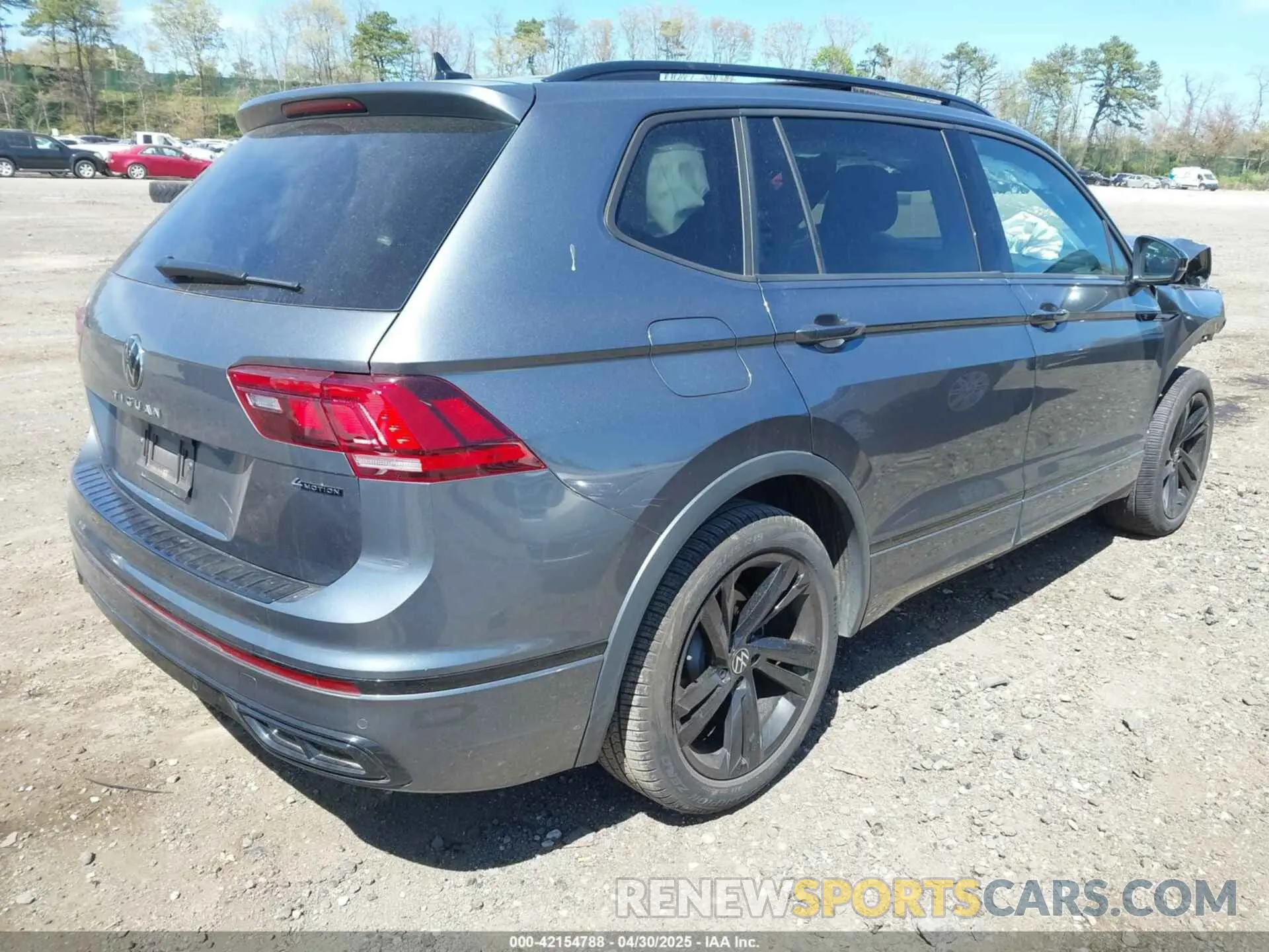 4 Photograph of a damaged car 3VV8B7AX7PM102793 VOLKSWAGEN TIGUAN 2023