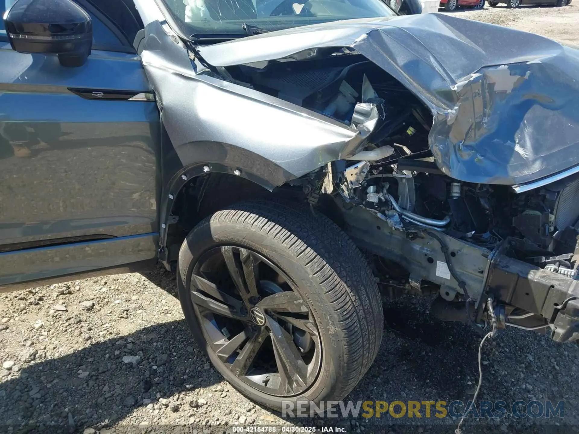 6 Photograph of a damaged car 3VV8B7AX7PM102793 VOLKSWAGEN TIGUAN 2023