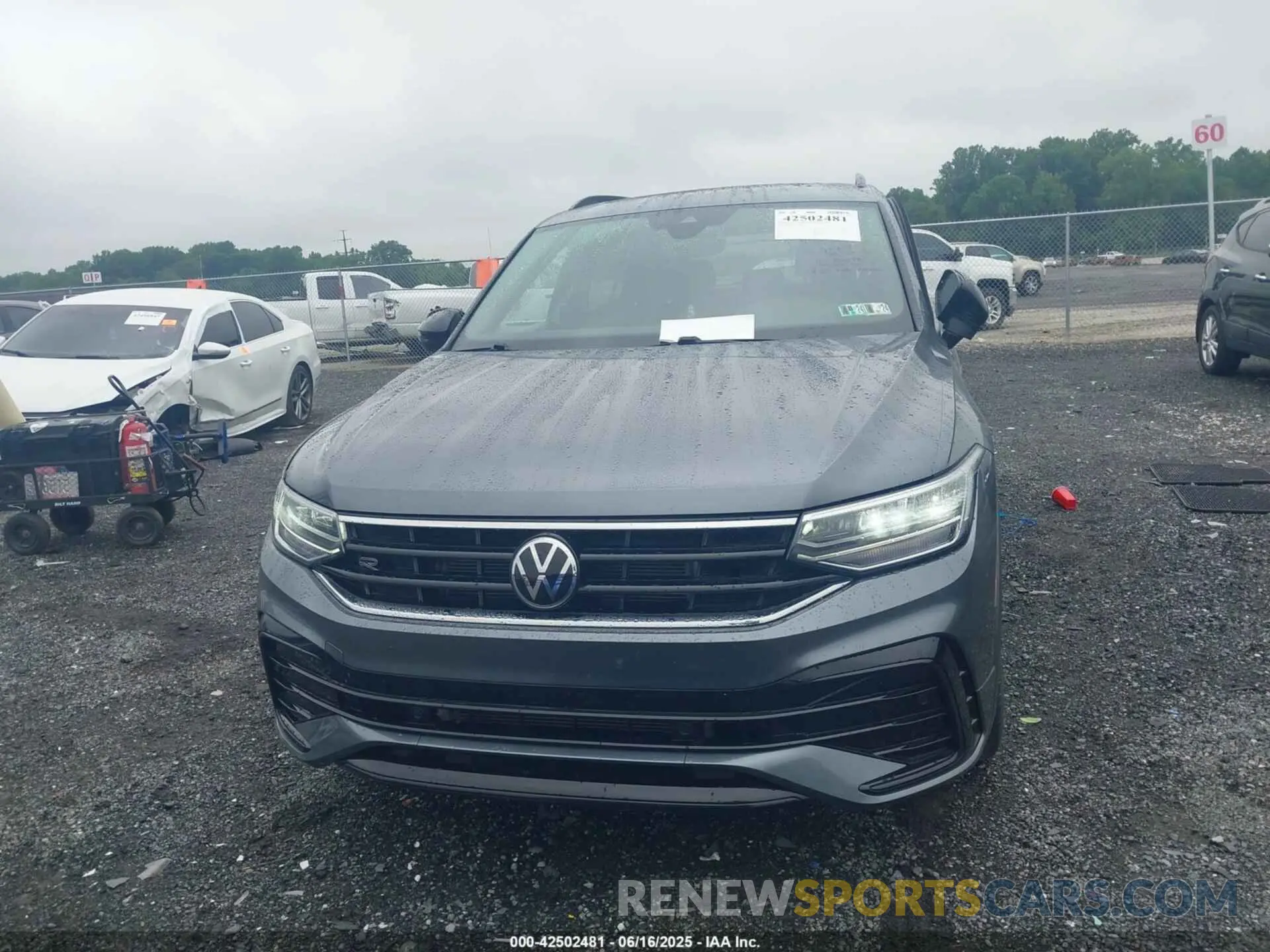 12 Photograph of a damaged car 3VV8B7AX8PM076348 VOLKSWAGEN TIGUAN 2023