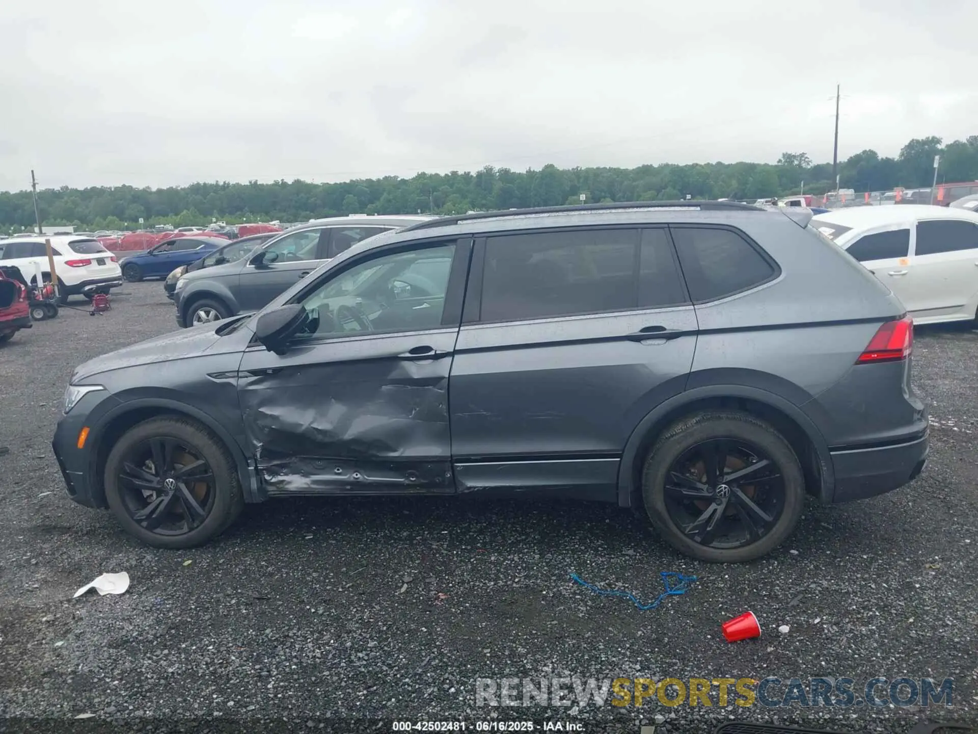 14 Photograph of a damaged car 3VV8B7AX8PM076348 VOLKSWAGEN TIGUAN 2023