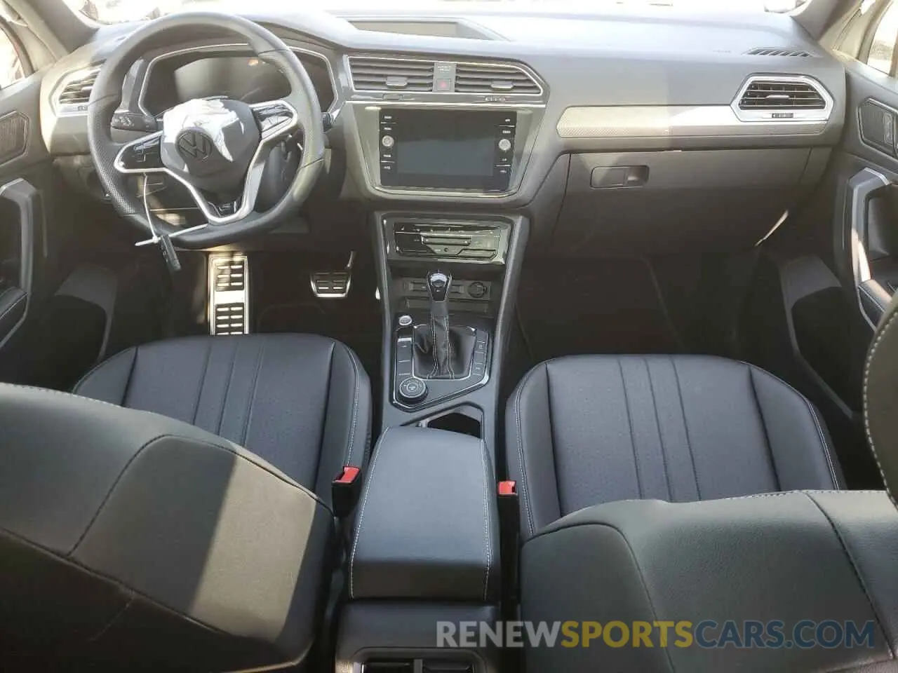 8 Photograph of a damaged car 3VV8B7AX8PM138539 VOLKSWAGEN TIGUAN 2023