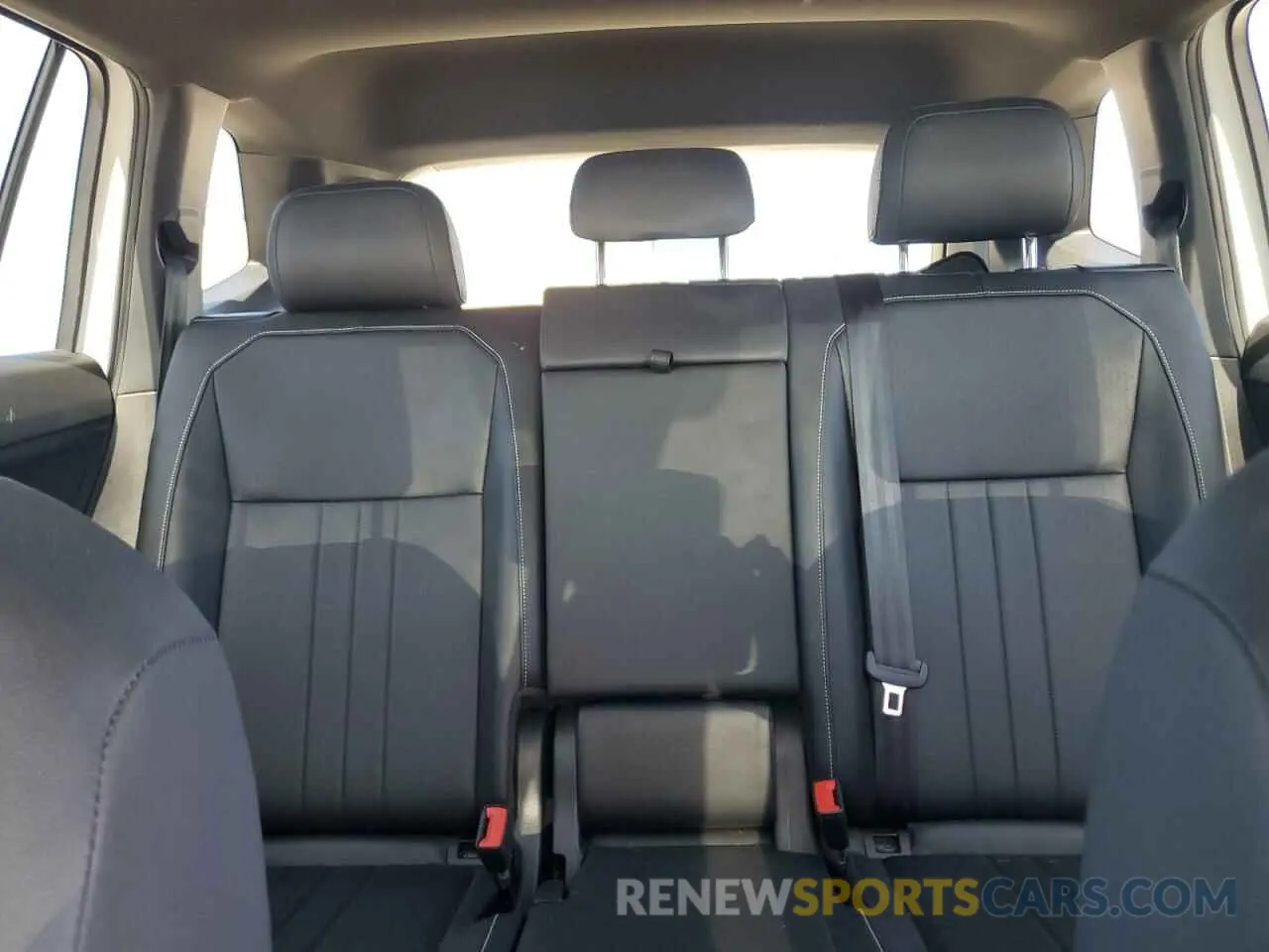 10 Photograph of a damaged car 3VVCB7AX0PM052720 VOLKSWAGEN TIGUAN 2023