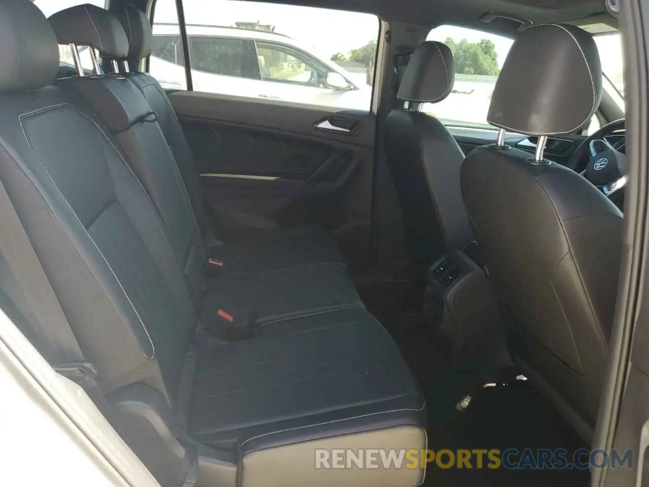 11 Photograph of a damaged car 3VVCB7AX0PM052720 VOLKSWAGEN TIGUAN 2023