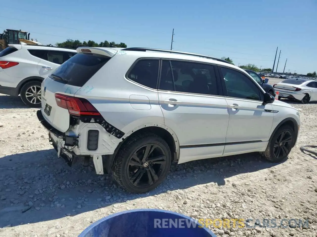 3 Photograph of a damaged car 3VVCB7AX0PM052720 VOLKSWAGEN TIGUAN 2023