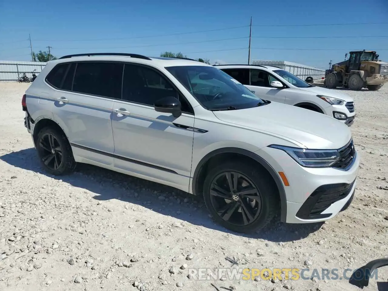 4 Photograph of a damaged car 3VVCB7AX0PM052720 VOLKSWAGEN TIGUAN 2023