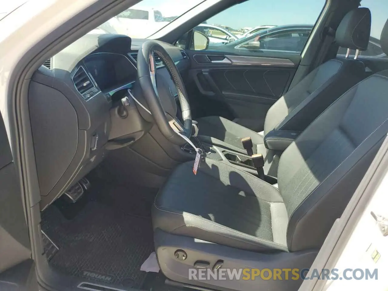 7 Photograph of a damaged car 3VVCB7AX0PM052720 VOLKSWAGEN TIGUAN 2023