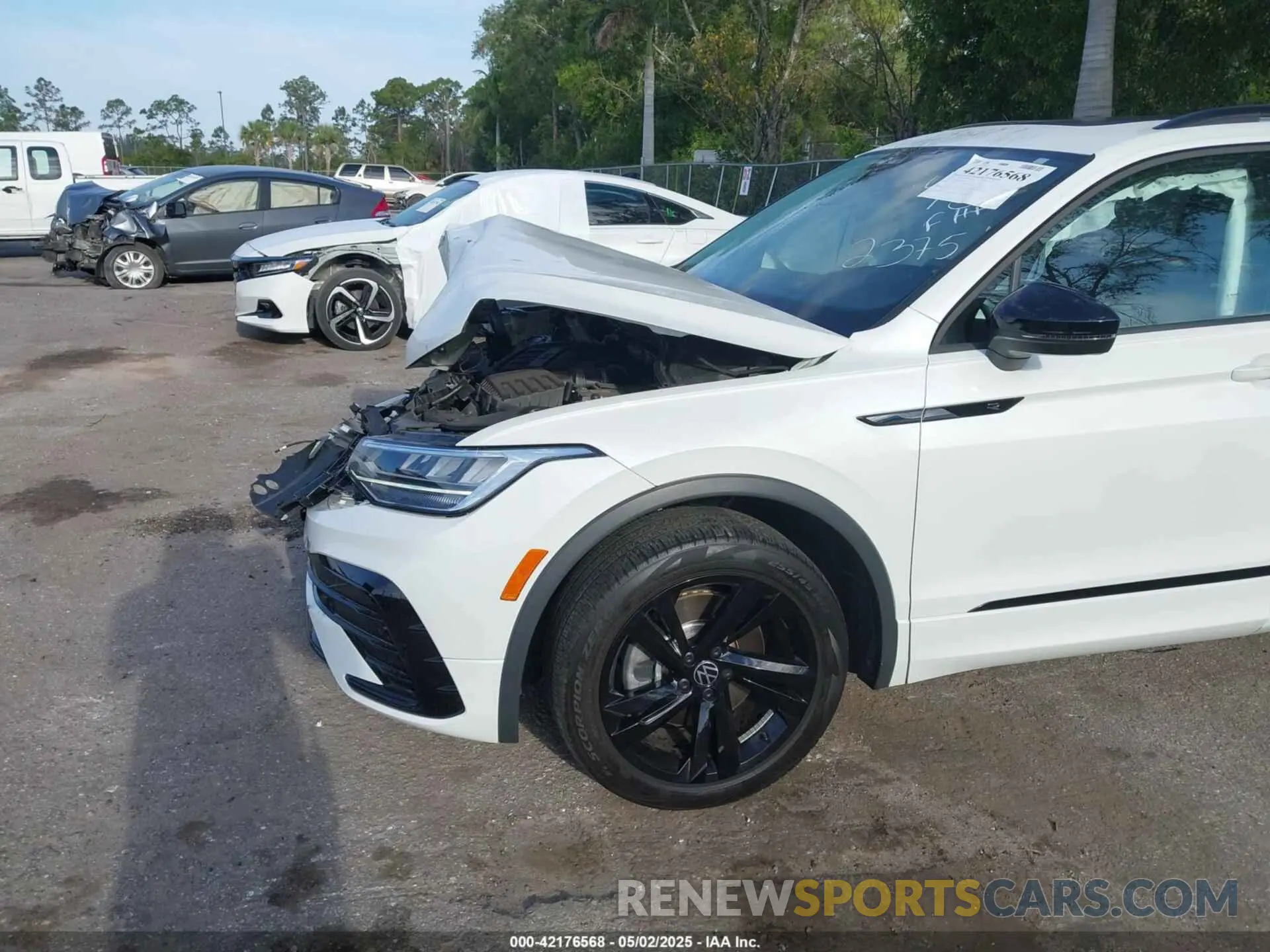 6 Photograph of a damaged car 3VVCB7AX0PM092375 VOLKSWAGEN TIGUAN 2023