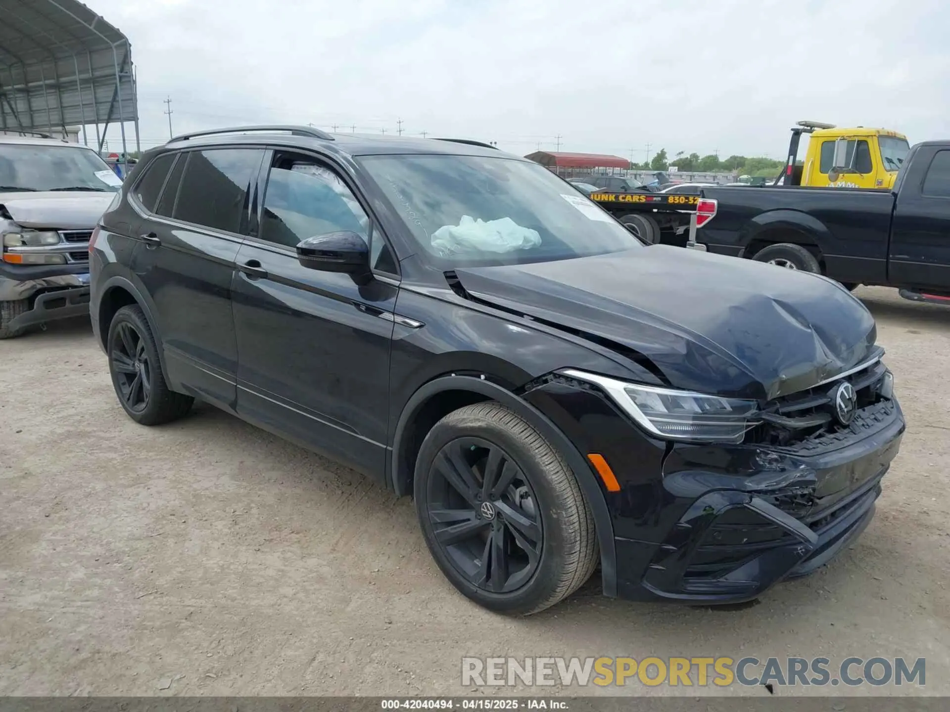 1 Photograph of a damaged car 3VVCB7AX0PM122636 VOLKSWAGEN TIGUAN 2023