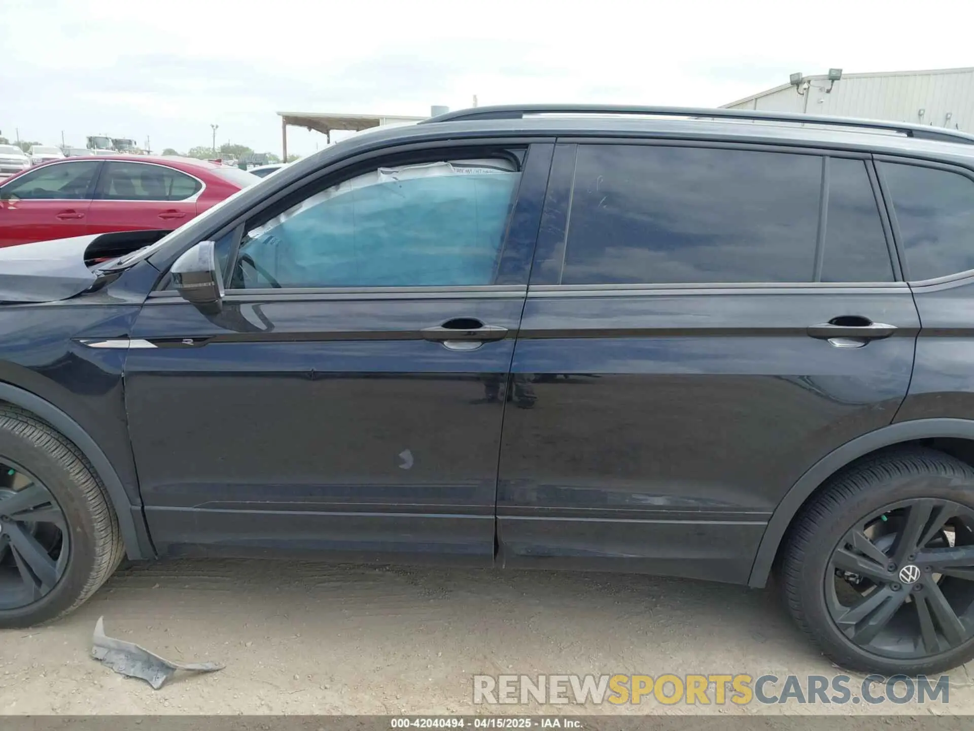 13 Photograph of a damaged car 3VVCB7AX0PM122636 VOLKSWAGEN TIGUAN 2023