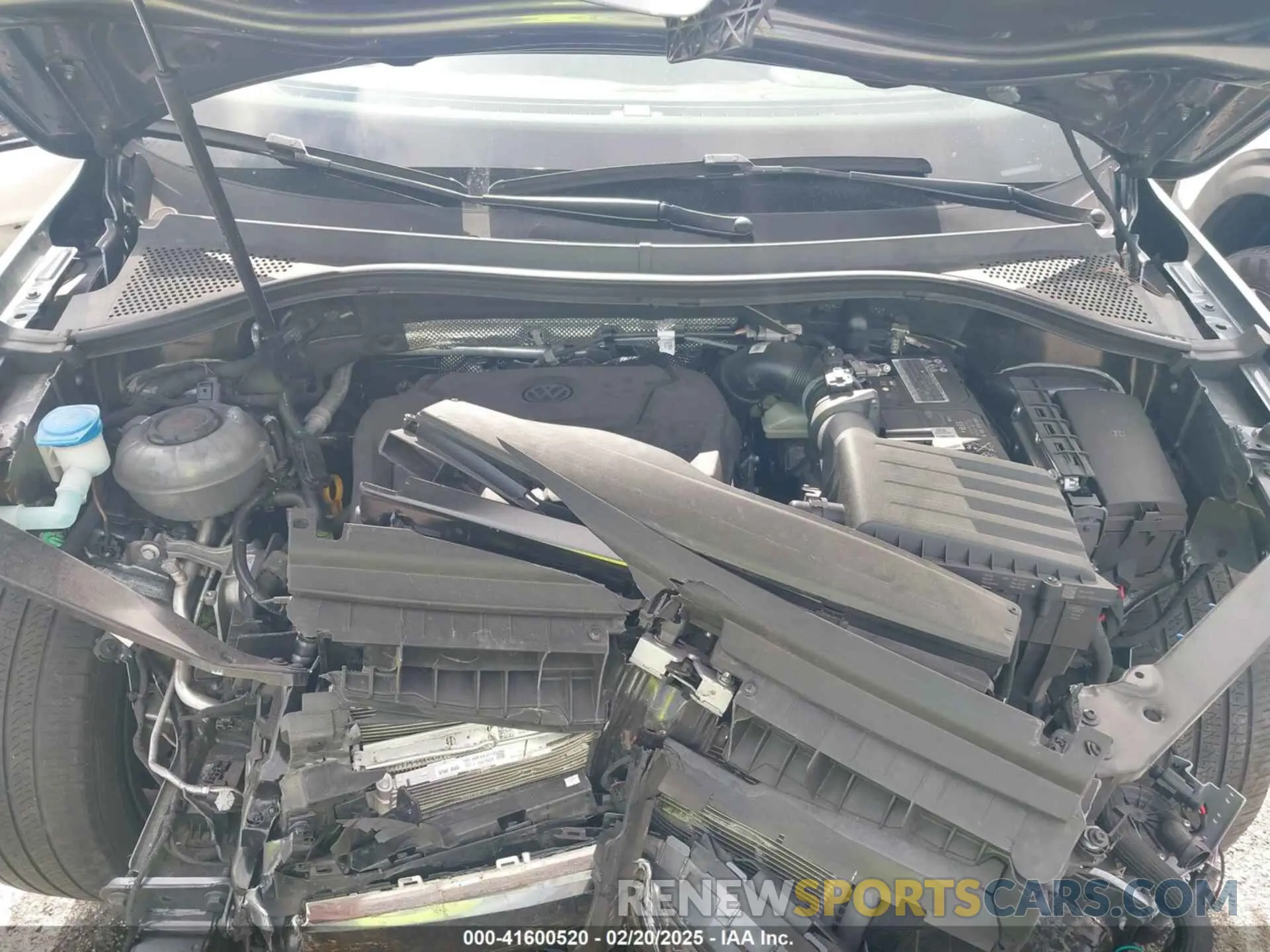 10 Photograph of a damaged car 3VVCB7AX1PM099075 VOLKSWAGEN TIGUAN 2023