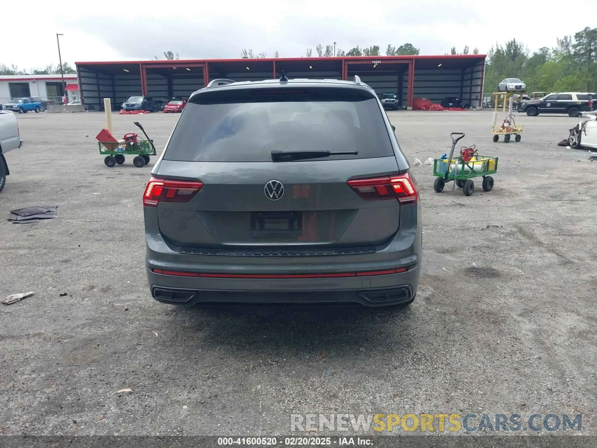 16 Photograph of a damaged car 3VVCB7AX1PM099075 VOLKSWAGEN TIGUAN 2023