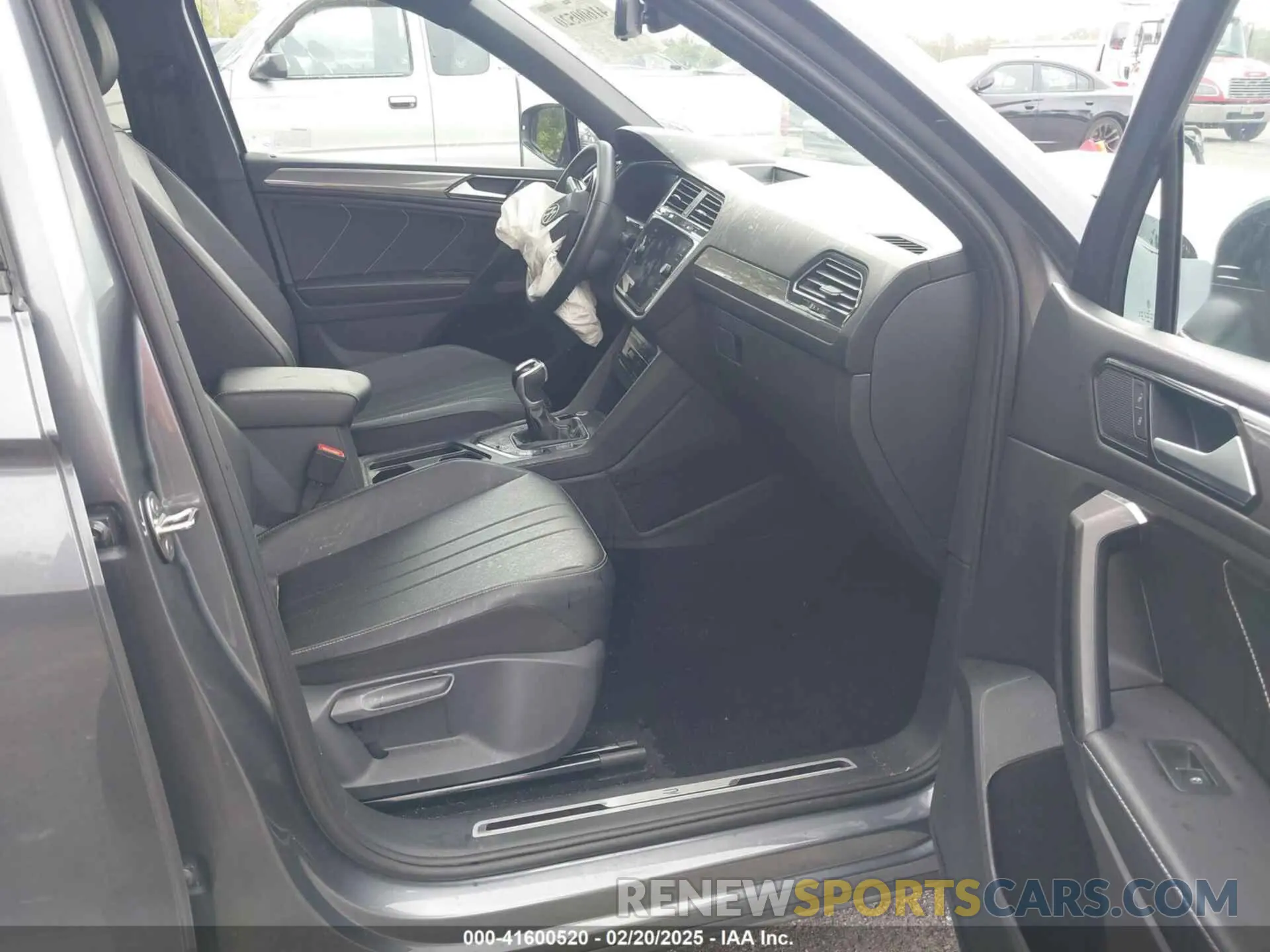 5 Photograph of a damaged car 3VVCB7AX1PM099075 VOLKSWAGEN TIGUAN 2023