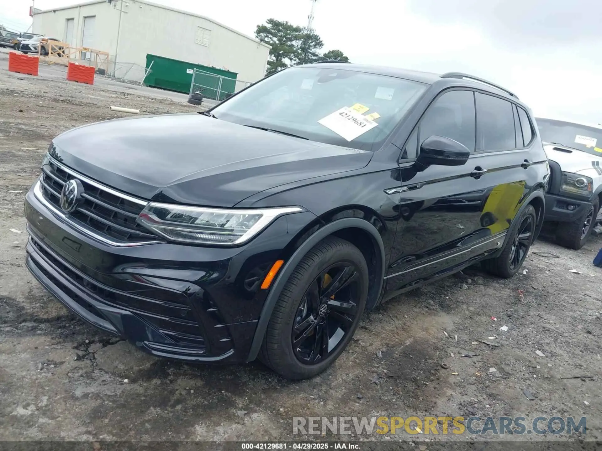 2 Photograph of a damaged car 3VVCB7AX2PM083015 VOLKSWAGEN TIGUAN 2023