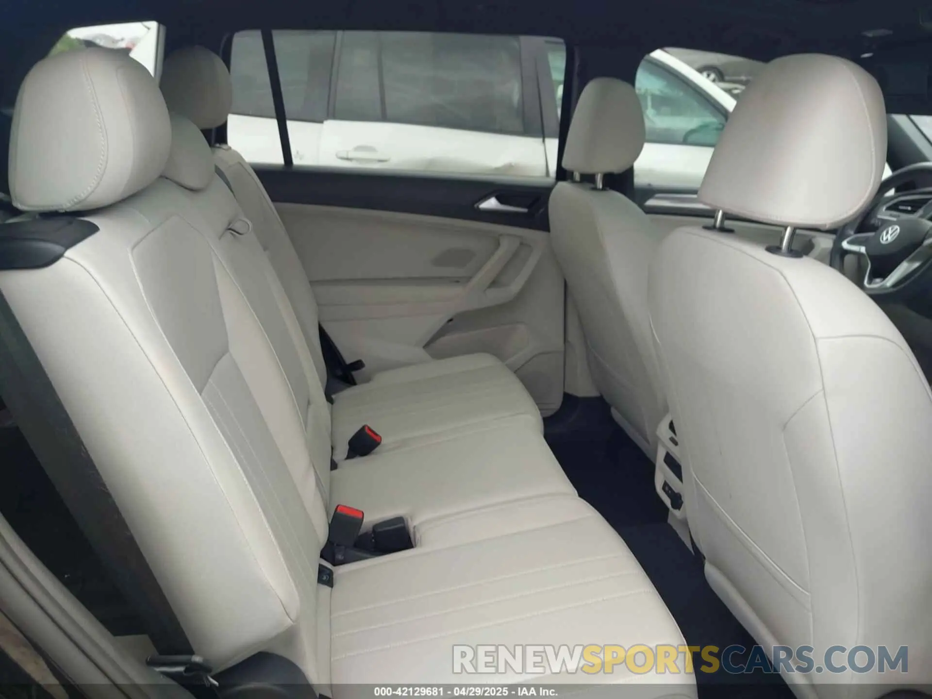 8 Photograph of a damaged car 3VVCB7AX2PM083015 VOLKSWAGEN TIGUAN 2023