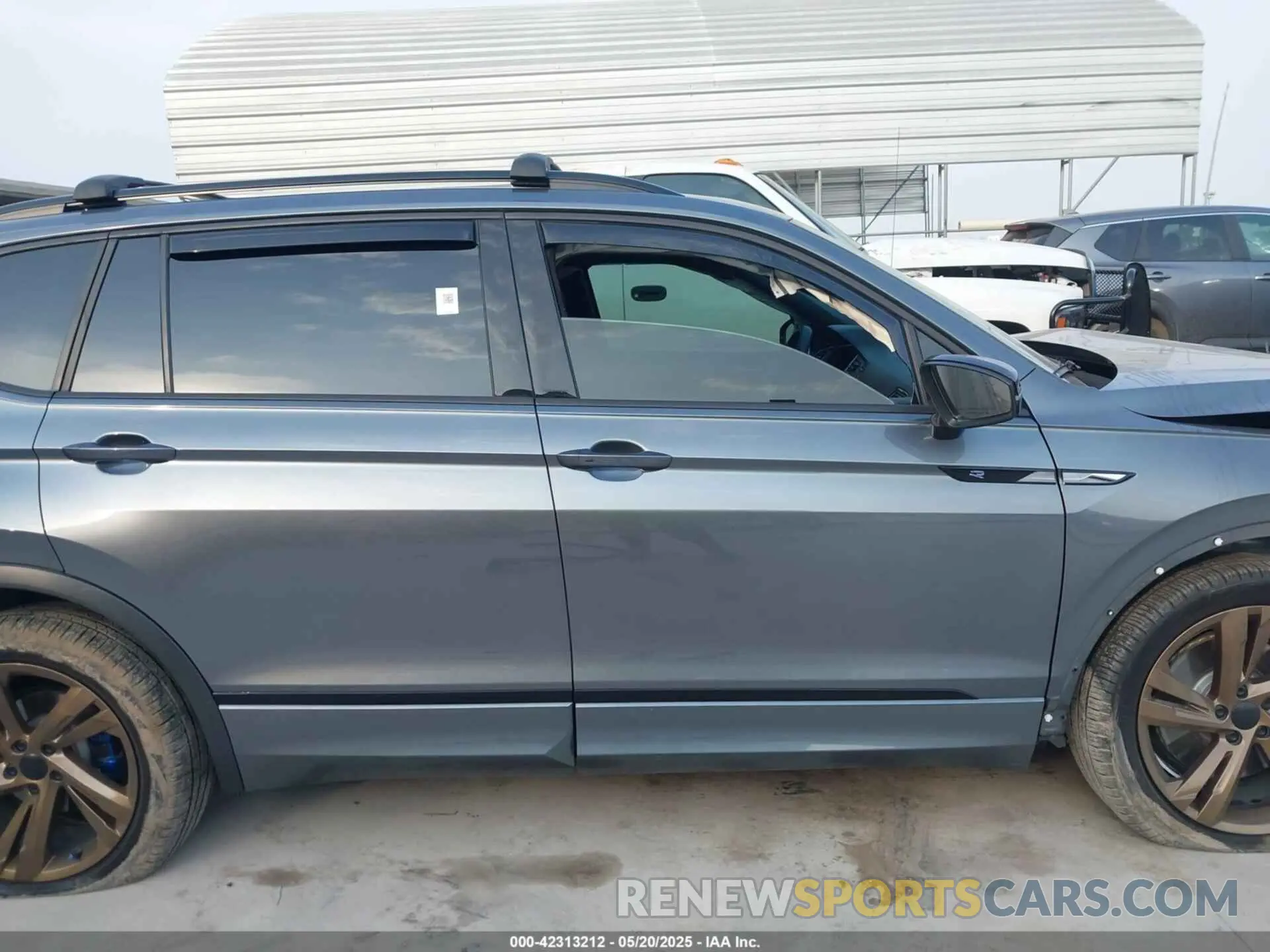 14 Photograph of a damaged car 3VVCB7AX2PM107104 VOLKSWAGEN TIGUAN 2023