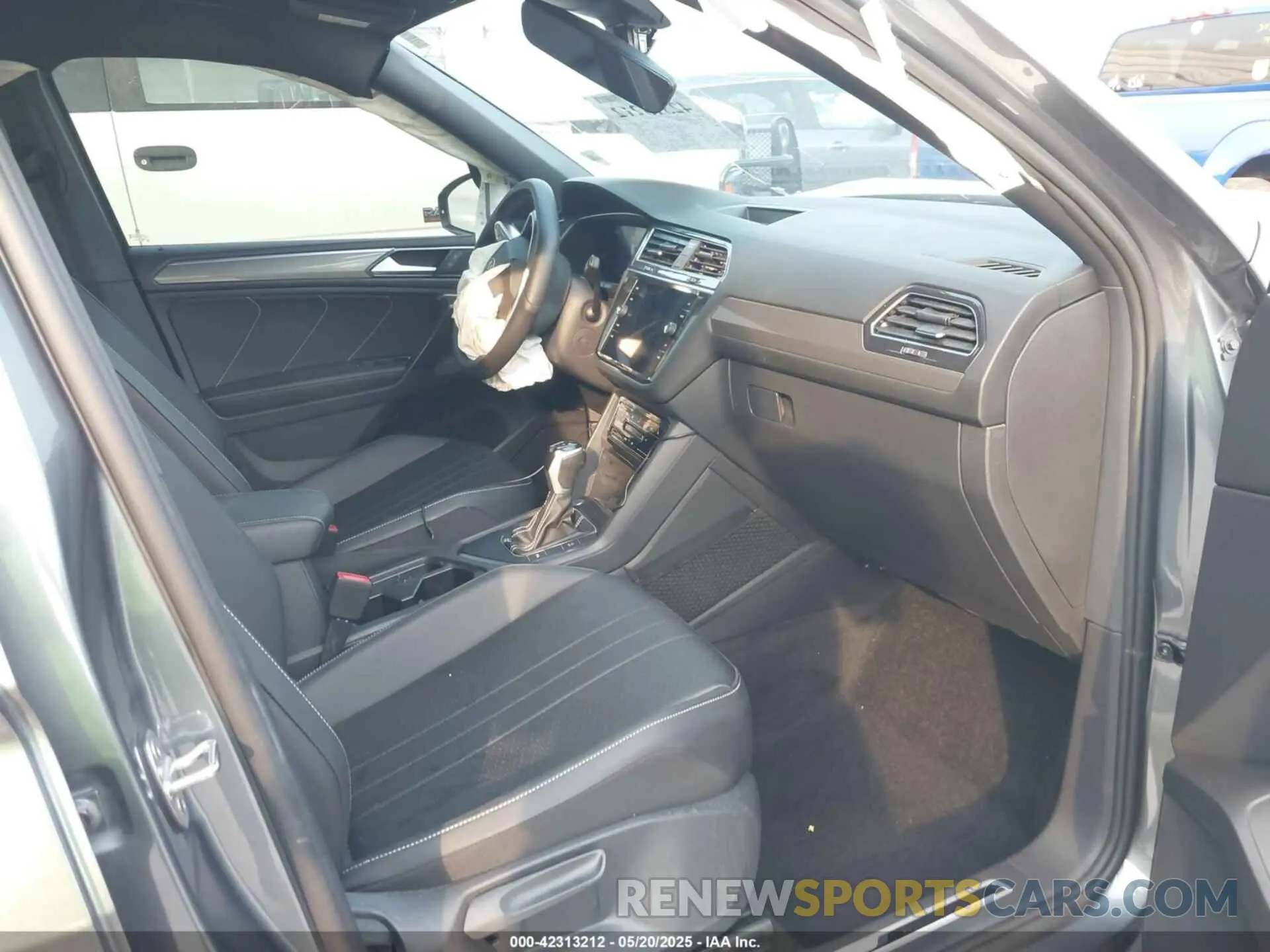 5 Photograph of a damaged car 3VVCB7AX2PM107104 VOLKSWAGEN TIGUAN 2023