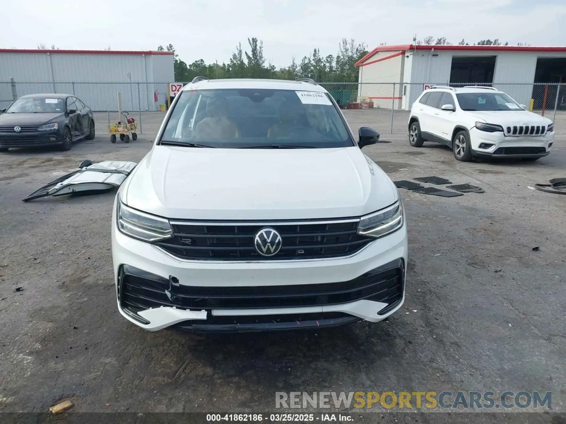 13 Photograph of a damaged car 3VVCB7AX2PM128289 VOLKSWAGEN TIGUAN 2023