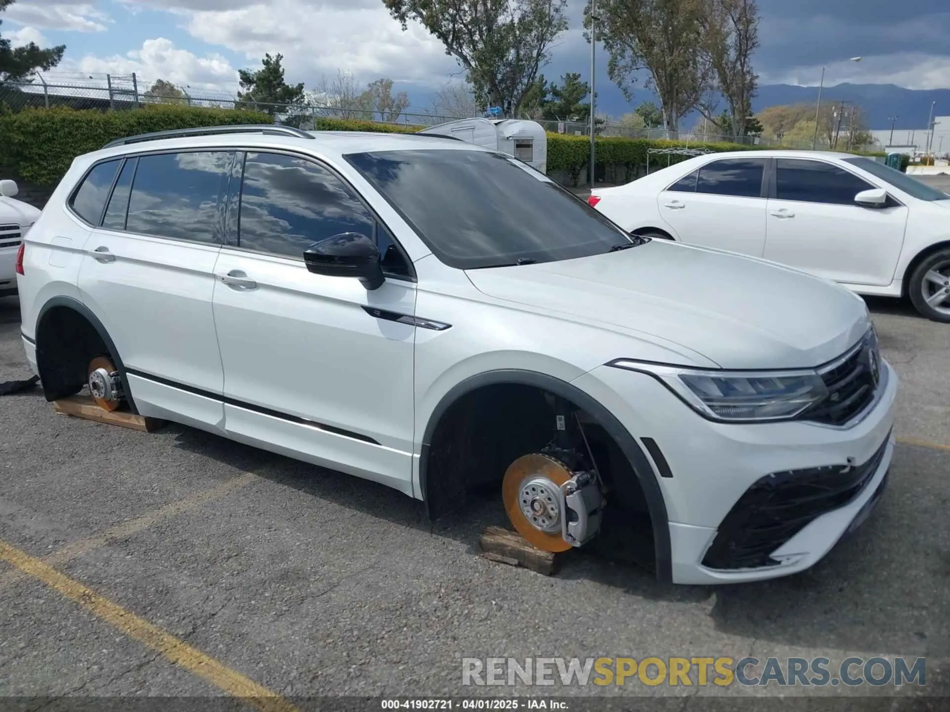 1 Photograph of a damaged car 3VVCB7AX3PM133002 VOLKSWAGEN TIGUAN 2023